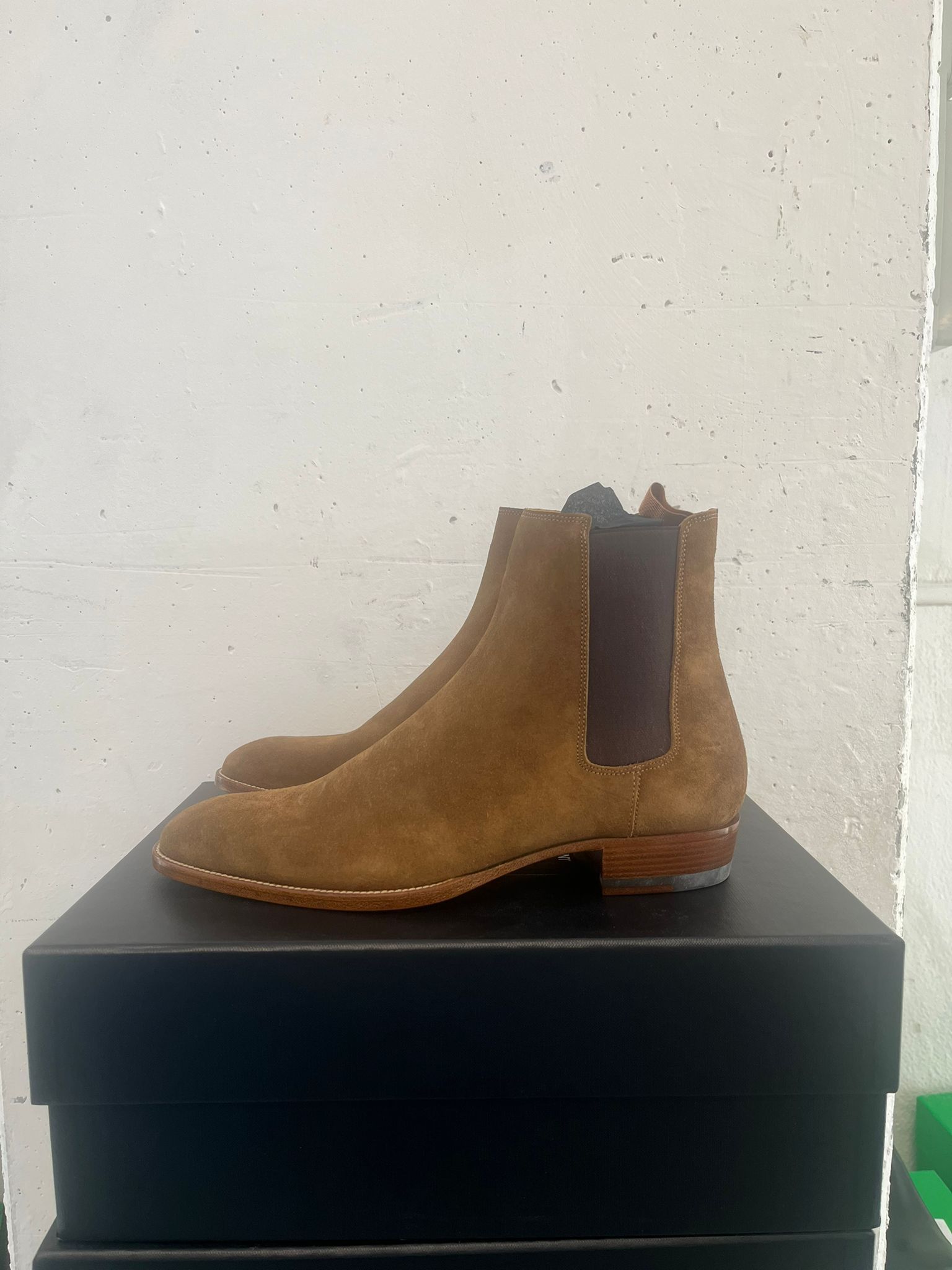 o1alsim1 Classic Wyatt Chelsea Boots in Brown