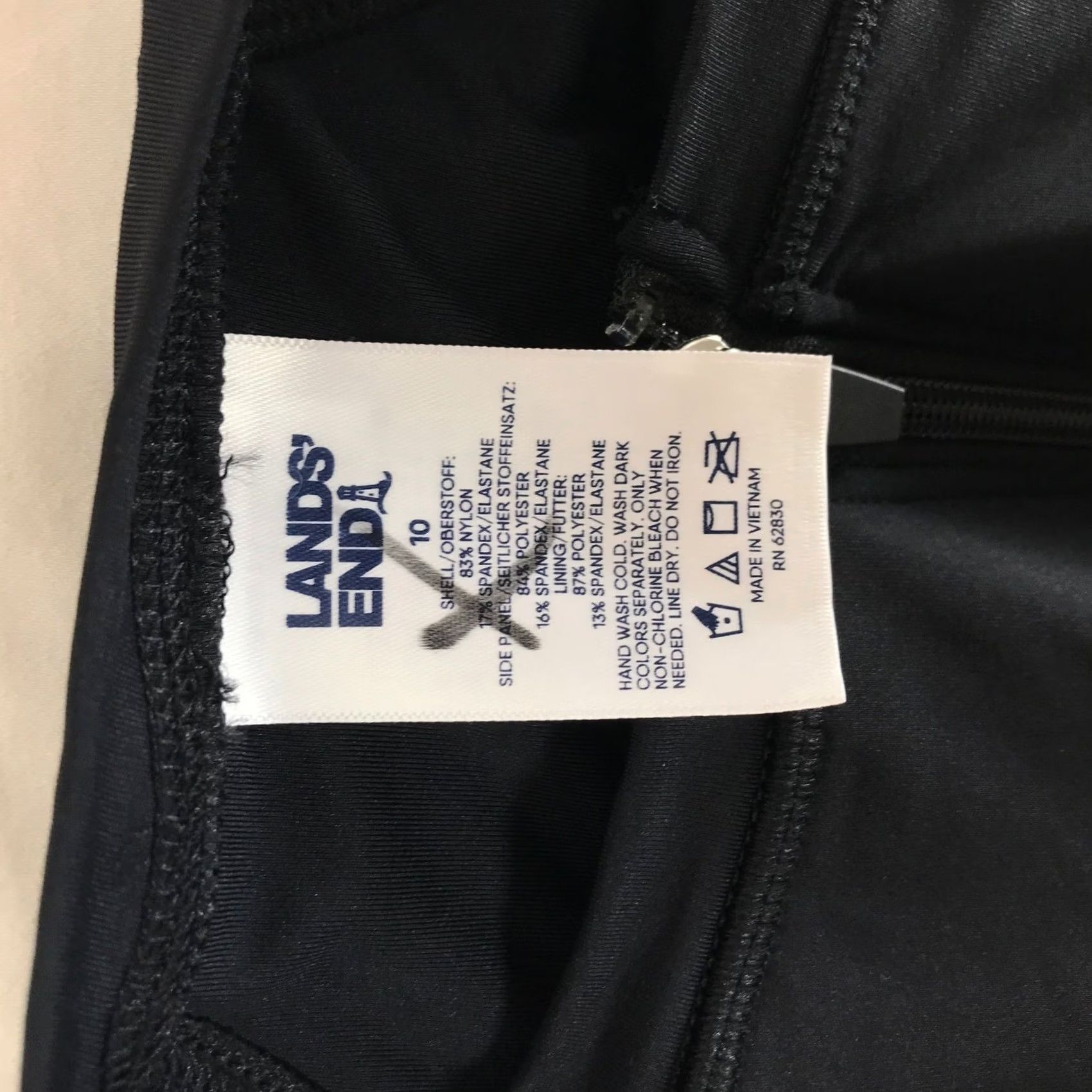 Lands' End Lands End Womens Rash Guard One Piece Colorblock Long Sleeve Size 10 Tall Black White UV Protection Zip Front Athletic Swimsuit Size L / US 10 / IT 46 - 7 Thumbnail