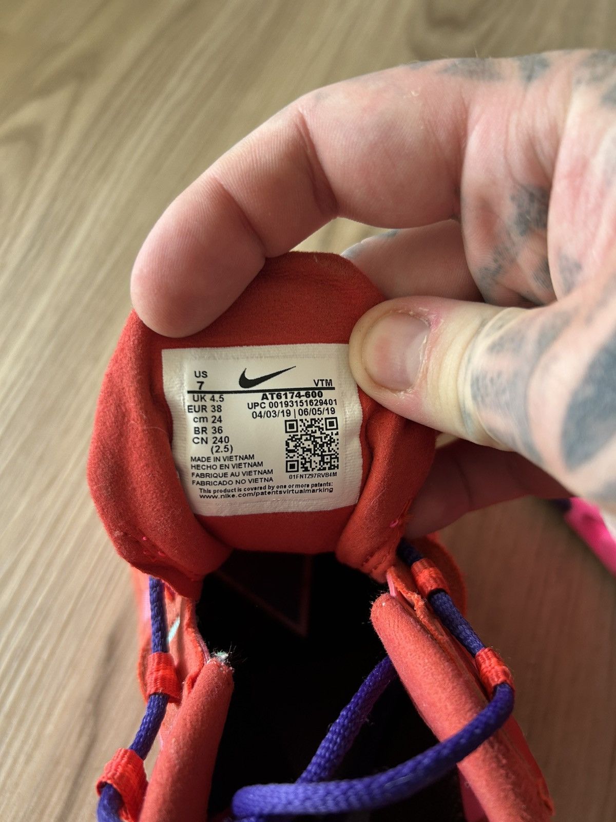 Nike Nike Airmax React 270 Valentines Day Size US 7 / EU 40 - 7 Thumbnail