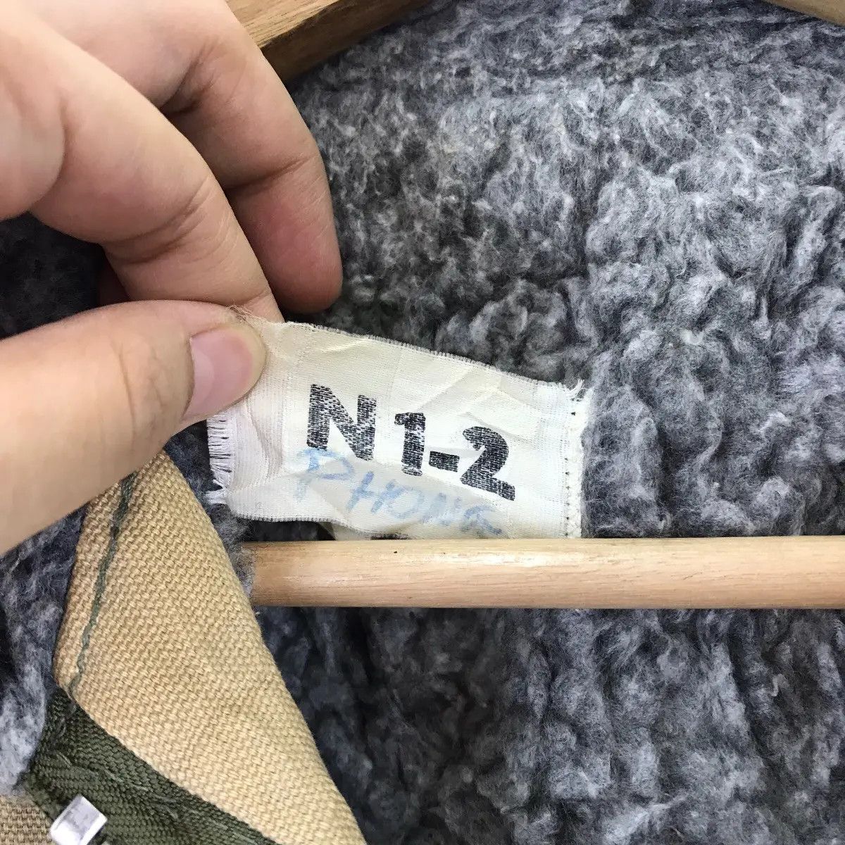 Vintage Vintage 80’ MILITARY ARMY Natural Sun Faded Distress Parka Size US L / EU 52-54 / 3 - 3 Thumbnail