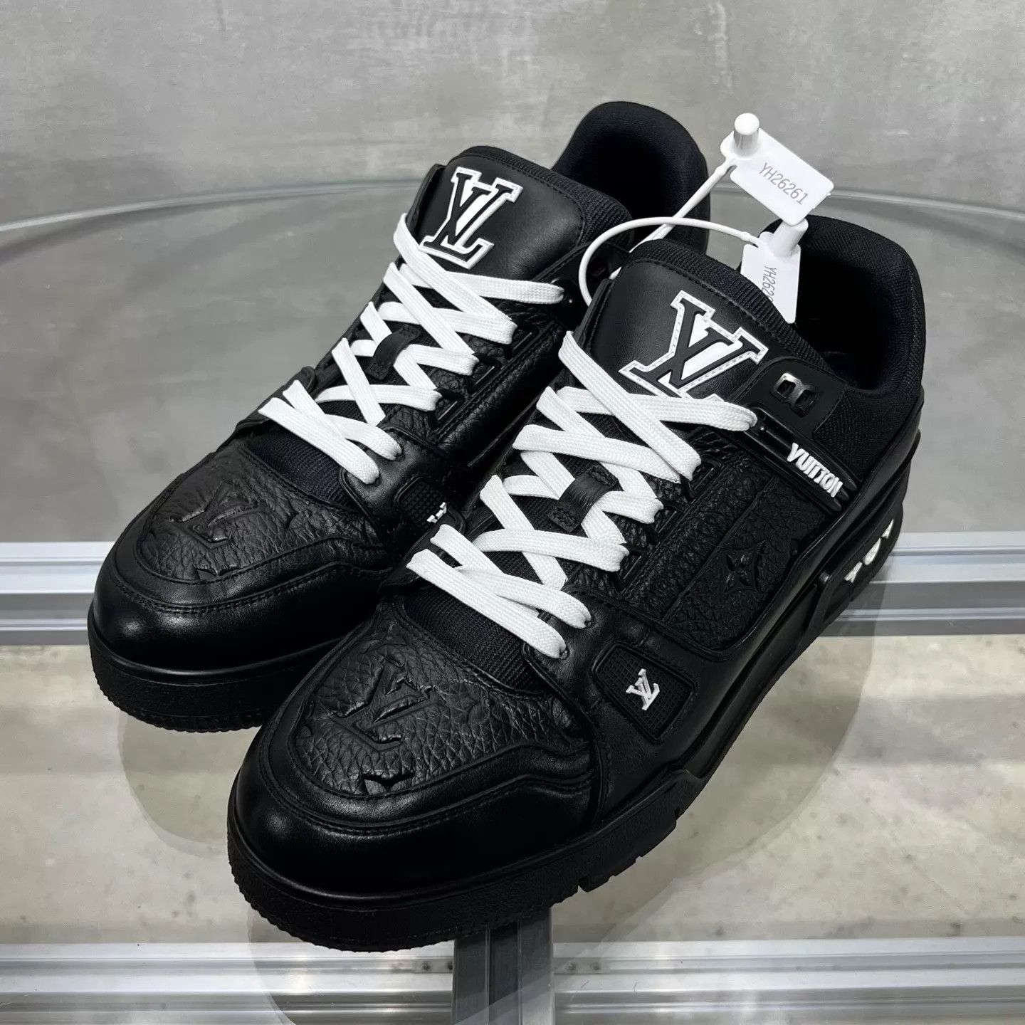 Louis Vuitton Louis Vuitton Trainer Black UK8 42 Size US 9 / EU 42 - 2 Thumbnail