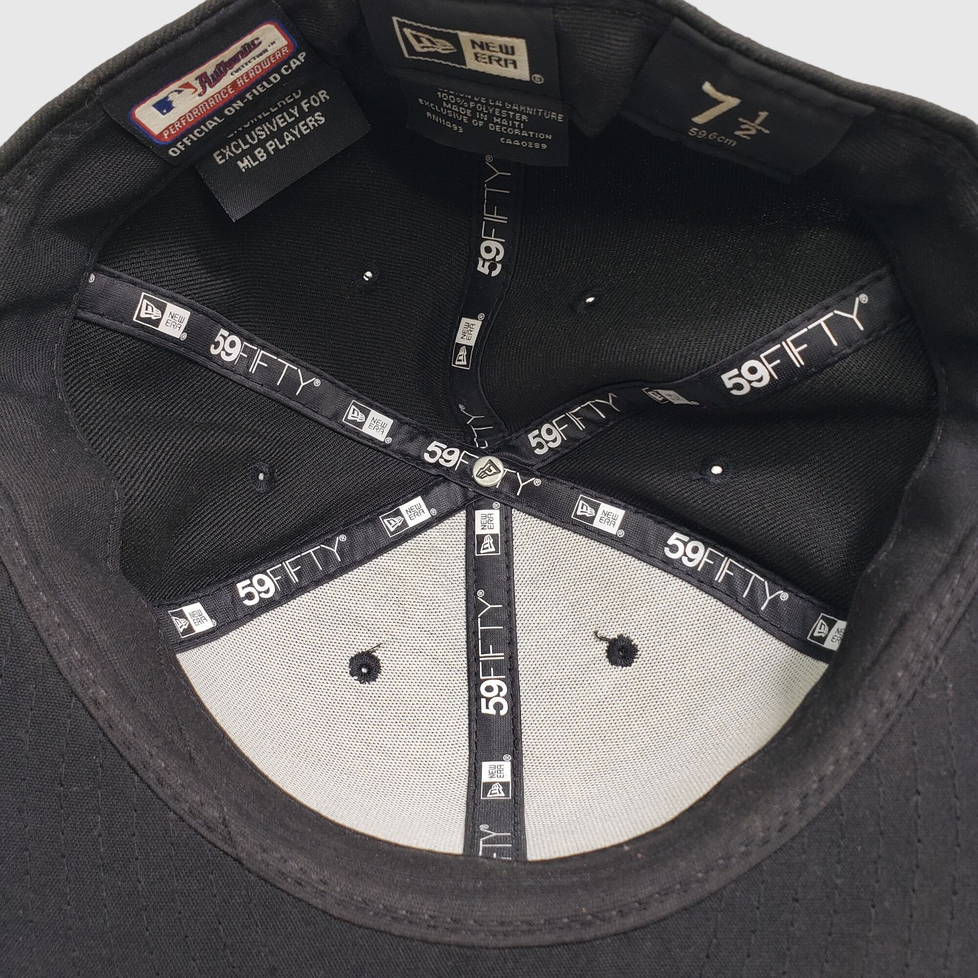 New Era New Era 59FIFTY Chicago White Sox Hat 7 1/2 Black Fitted Cap Size ONE SIZE - 7 Thumbnail