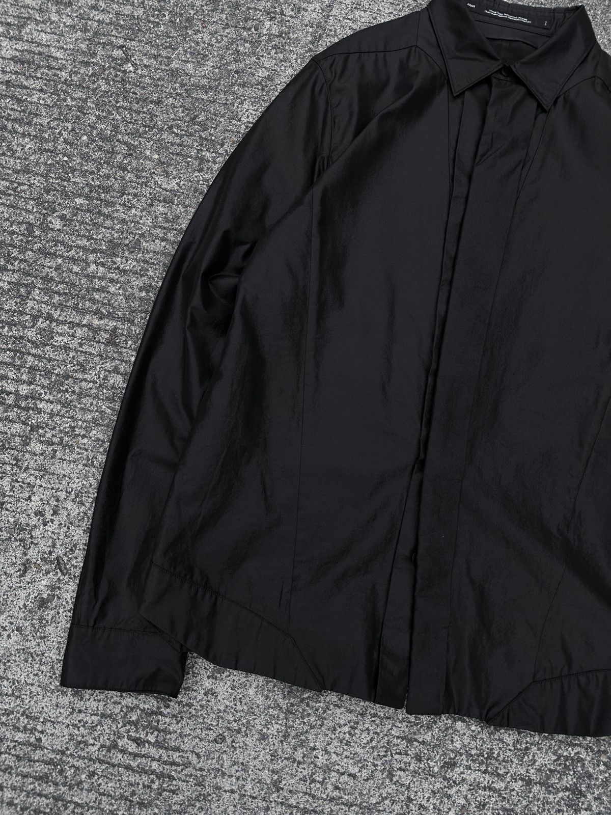 Julius JULIUS SS23 [gallu;] Black Coated Seamed Shirt Size US L / EU 52-54 / 3 - 11 Thumbnail