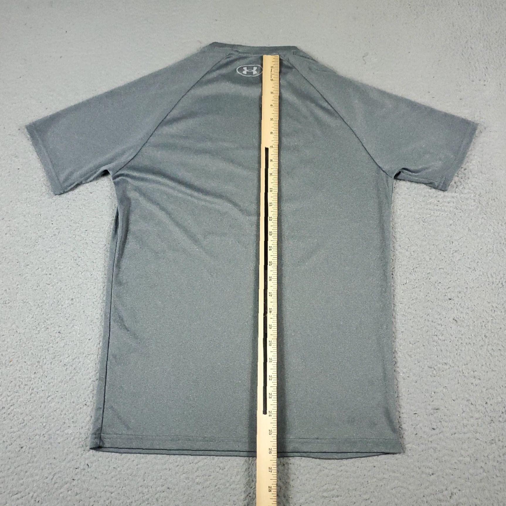 Under Armour Under Armour T Shirt Mens Small Gray Heatgear Active Work Out Gym Short Sleeve Size US S / EU 44-46 / 1 - 4 Thumbnail