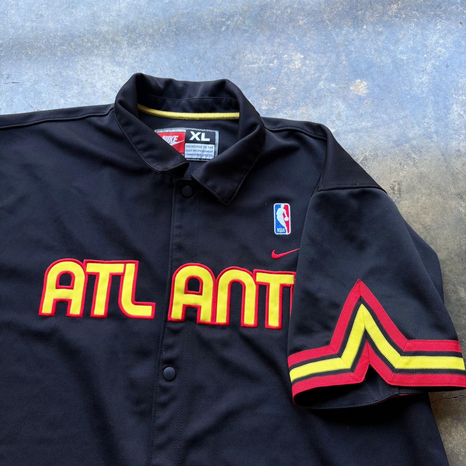 Nike Vintage 1990's Atlanta Hawks Nike Team Shirt Size US XL / EU 56 / 4 - 5 Thumbnail