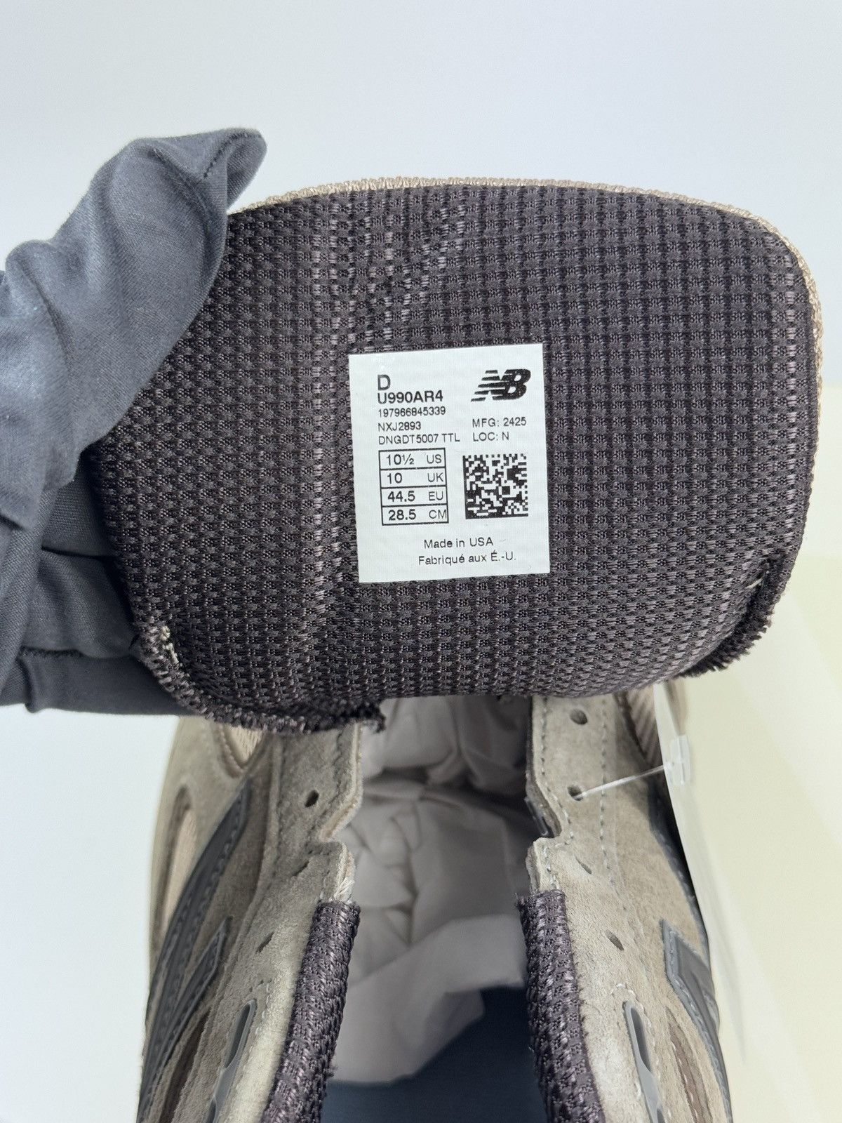 Auralee × New Balance NEW BALANCE X AURALEE 990v4 SNEAKERS Size US 10.5 / EU 43-44 - 11 Thumbnail
