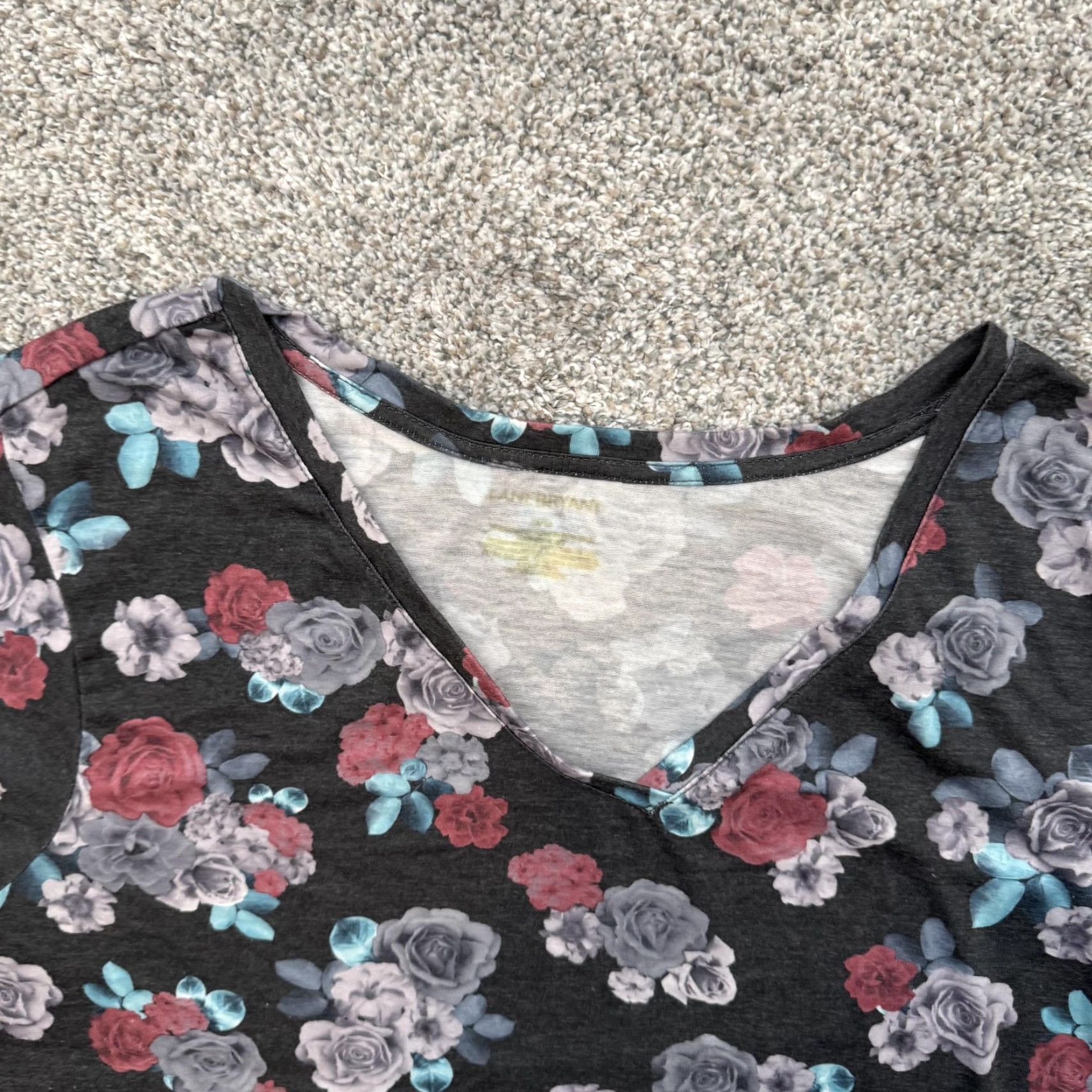 Vintage Lane Bryant Top 2XL T-Shirt Women 2XL Gray Floral V-Neck 3/4 Sleeve Tunic Boho Chic Cottagecore Whimsigoth Relaxed Vintage No Size XXL / US 16-18 / IT 52-54 - 4 Thumbnail