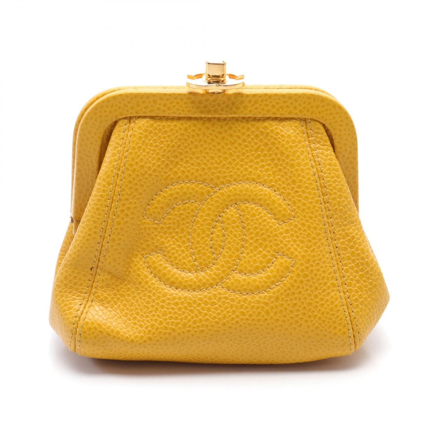 Chanel Chanel Caviar Clasp Coin Purse Leather Coin Case in Very Good Condition Size ONE SIZE - 1 Thumbnail