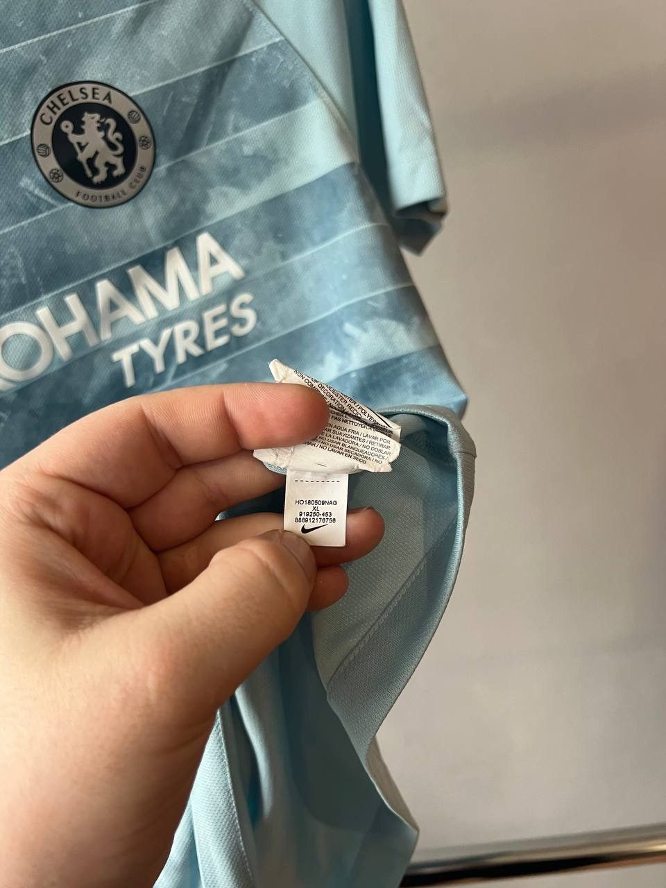 Nike 2018/19 CHELSEA FC THIRD SOCCER FOOTBALL JERSEY SHIRT XL BOY Size US S / EU 44-46 / 1 - 11 Thumbnail
