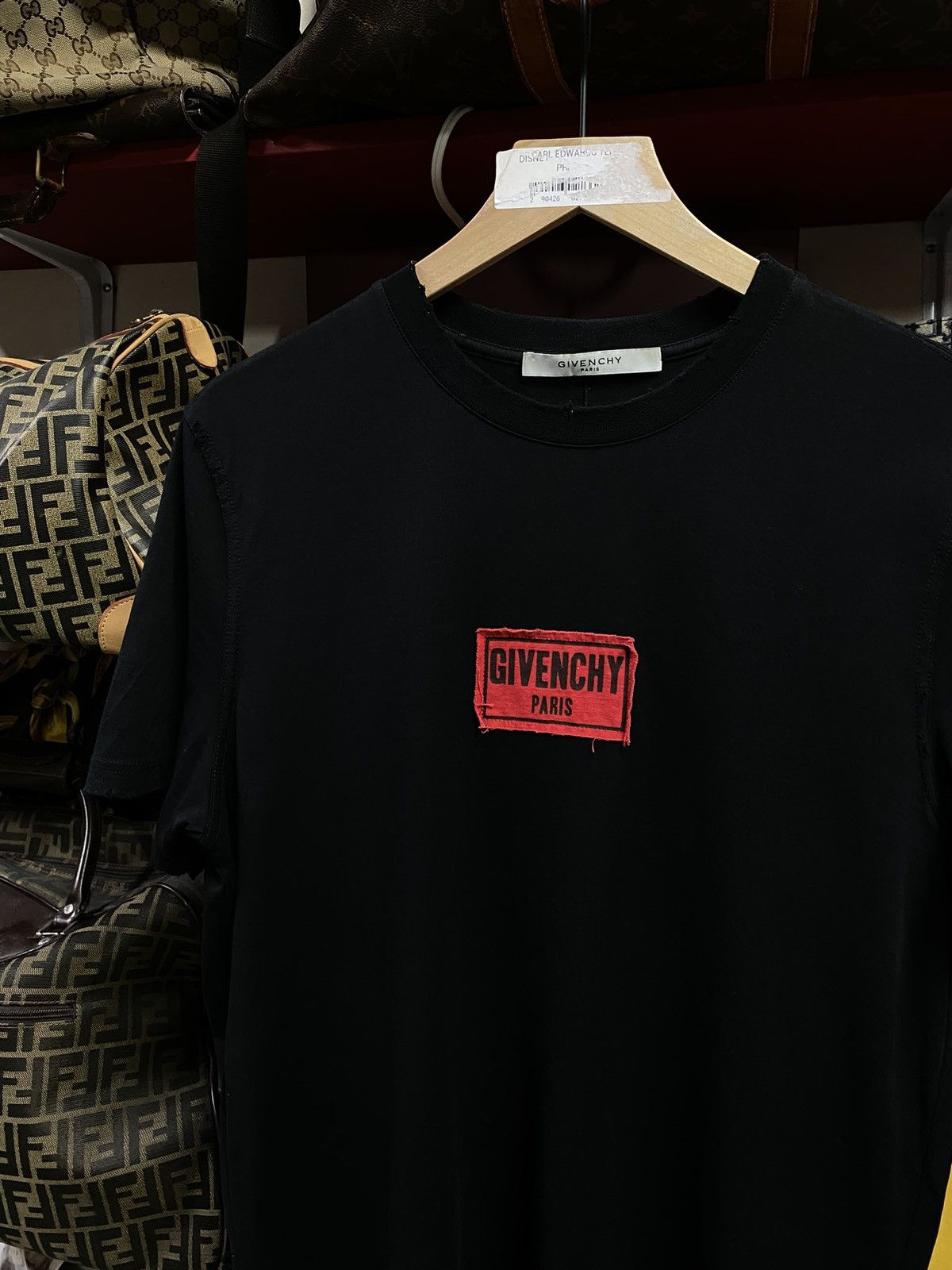 Designer Givenchy Men’s Bogo Black Tee Shirt Medium Preowned Size US M / EU 48-50 / 2 - 2 Thumbnail