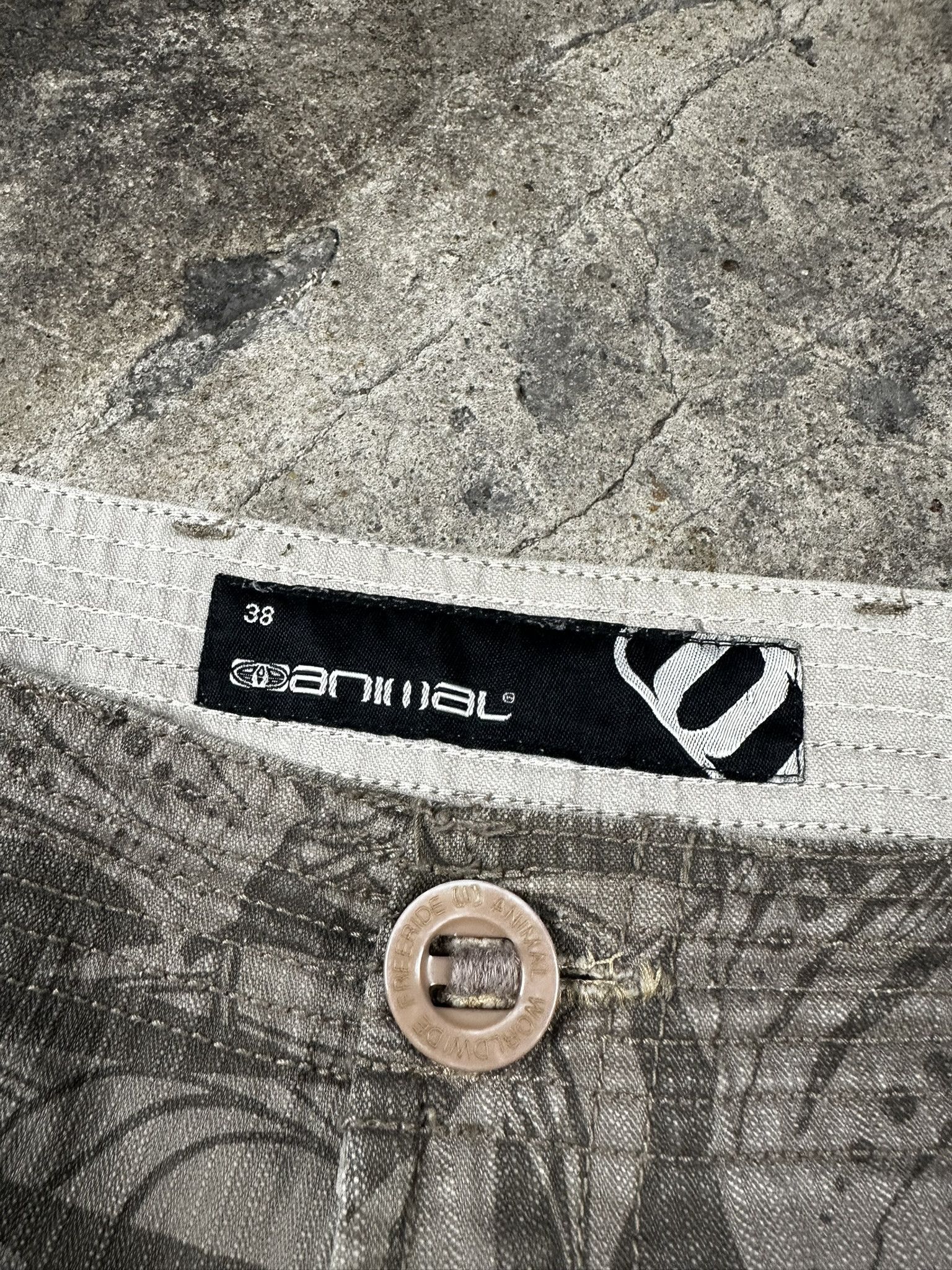 Vintage 2000s Vintage Animal Floral Hiphop Rap Y2k Cargo Shorts Size US 38 / EU 54 - 6 Thumbnail
