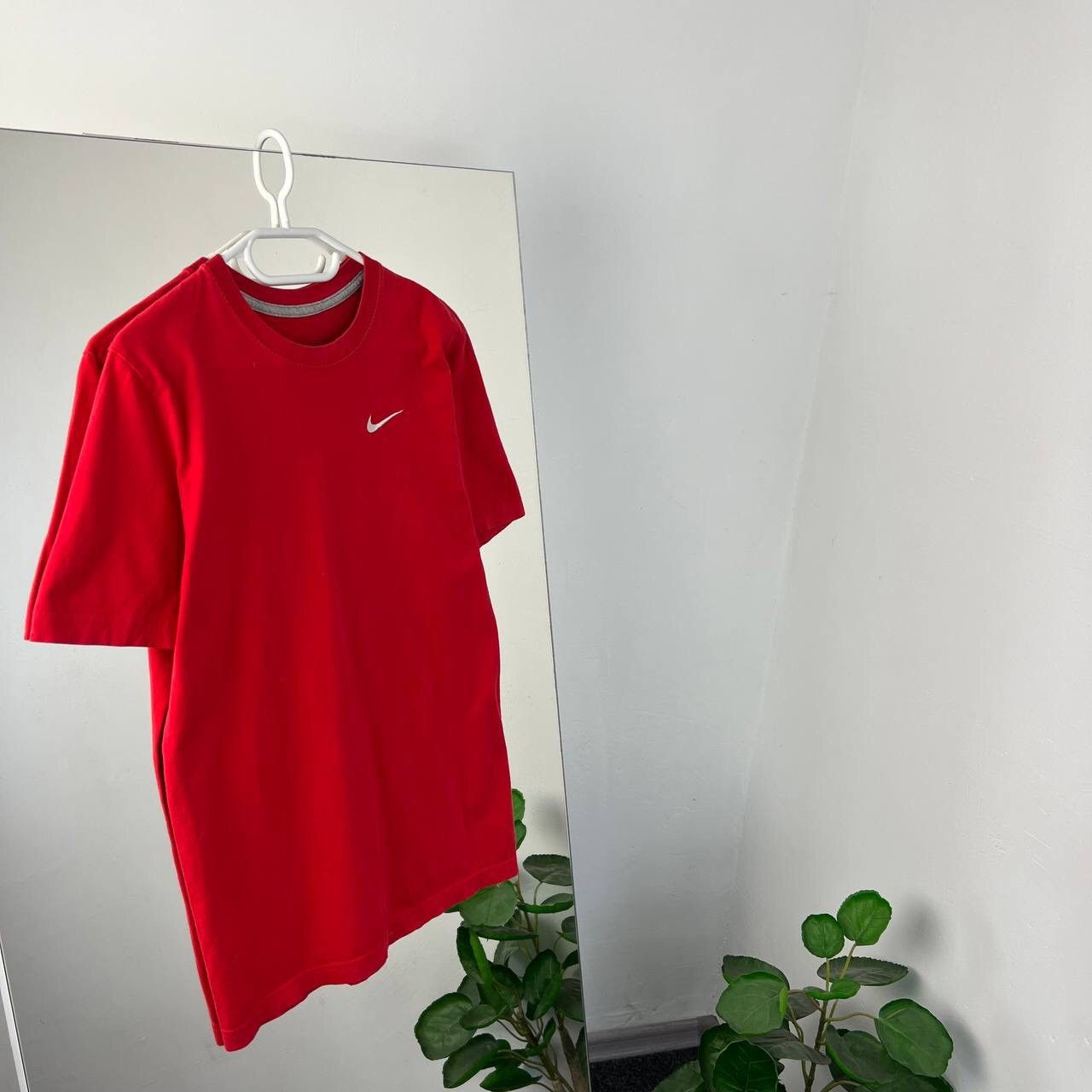 Nike Vintage Nike Mini Swoosh T-shirt Y2K Style Oversized Size US S / EU 44-46 / 1 - 1 Thumbnail
