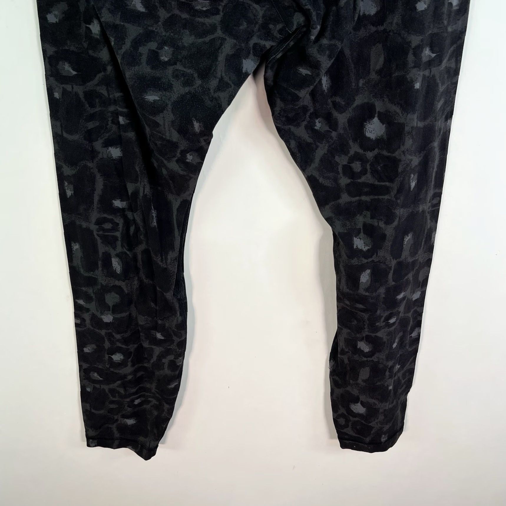 Lululemon VINTAGE Lululemon Wunder Under Leggings Womens 8 Black High Rise Compression 27 in Athletic Fit Size 30" / US 8 / IT 44 - 4 Thumbnail