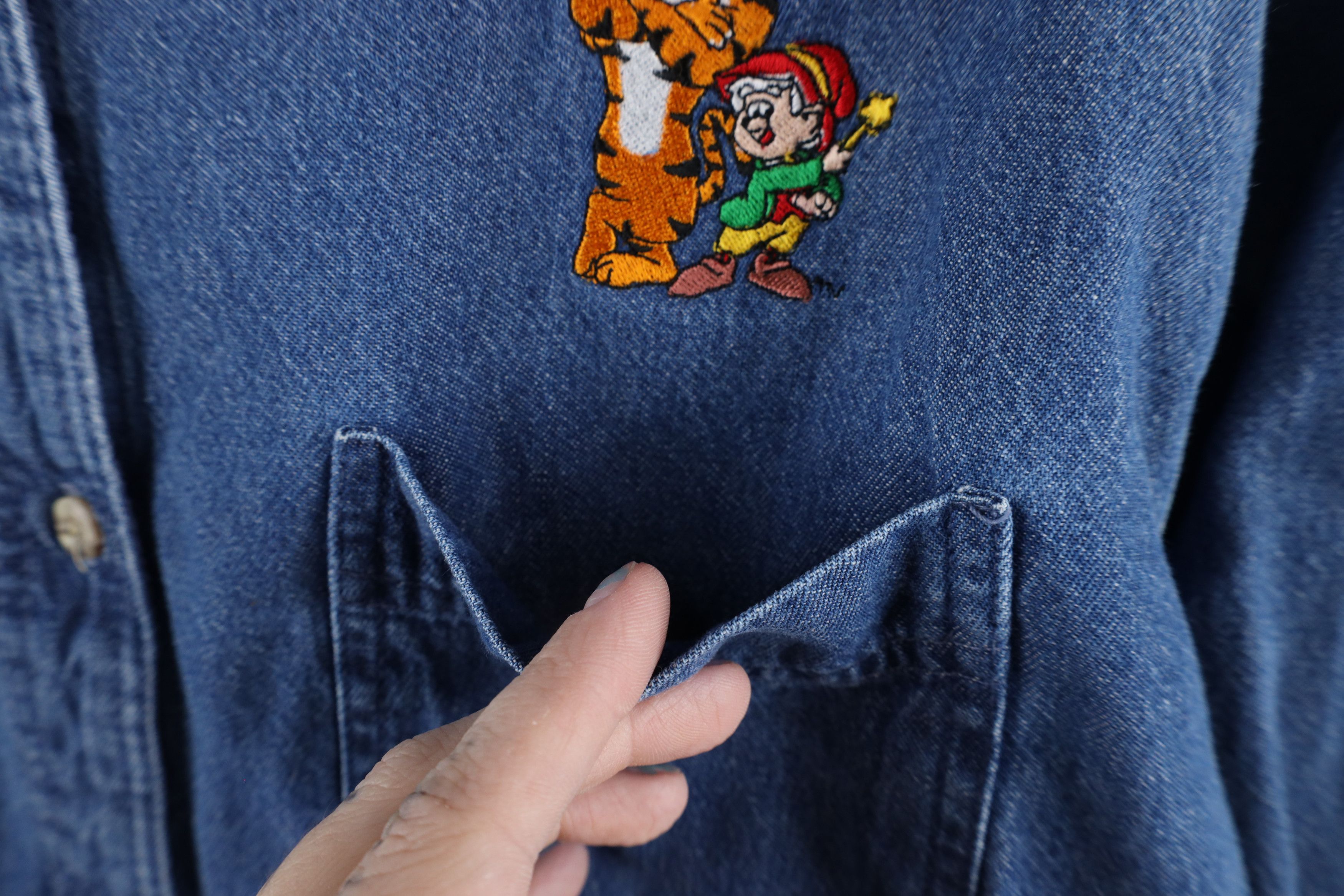 Vintage Vintage 90s Tony the Tiger Keebler Elf Denim Button Shirt Size S / US 4 / IT 40 - 5 Thumbnail