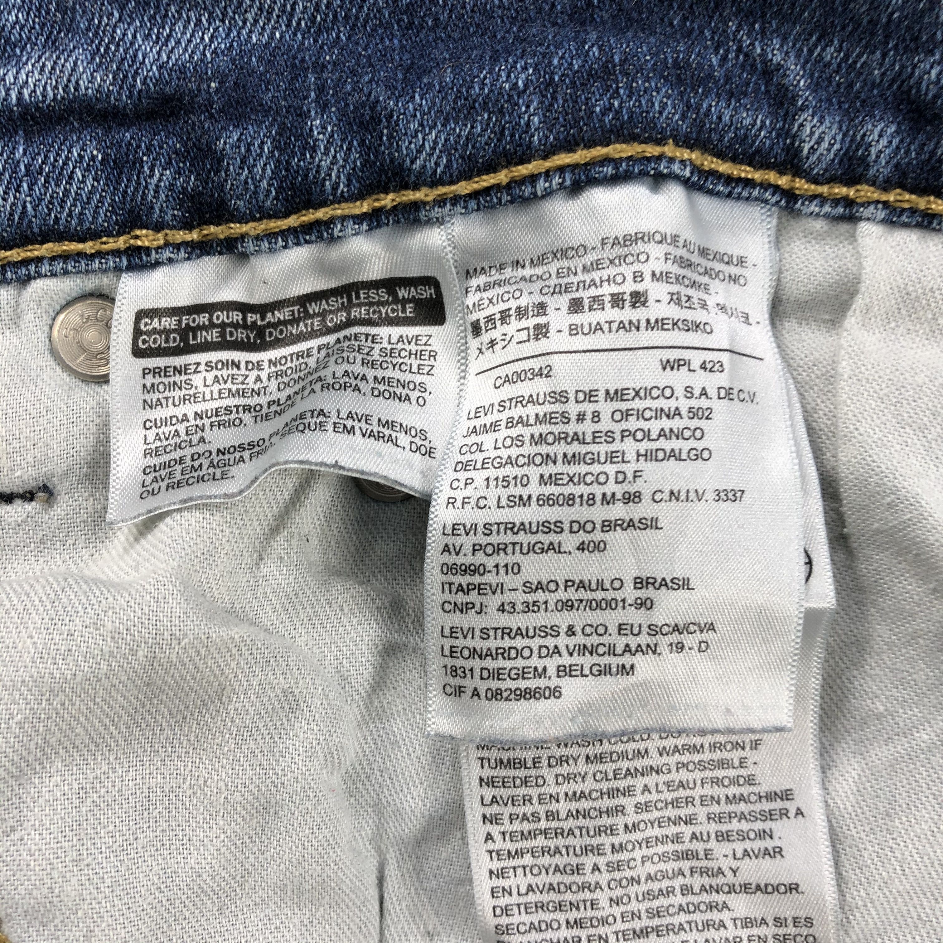 Levi's Vintage Levis 513 Jeans Blue Wash Denim KJ1070 Size US 34 / EU 50 - 11 Thumbnail
