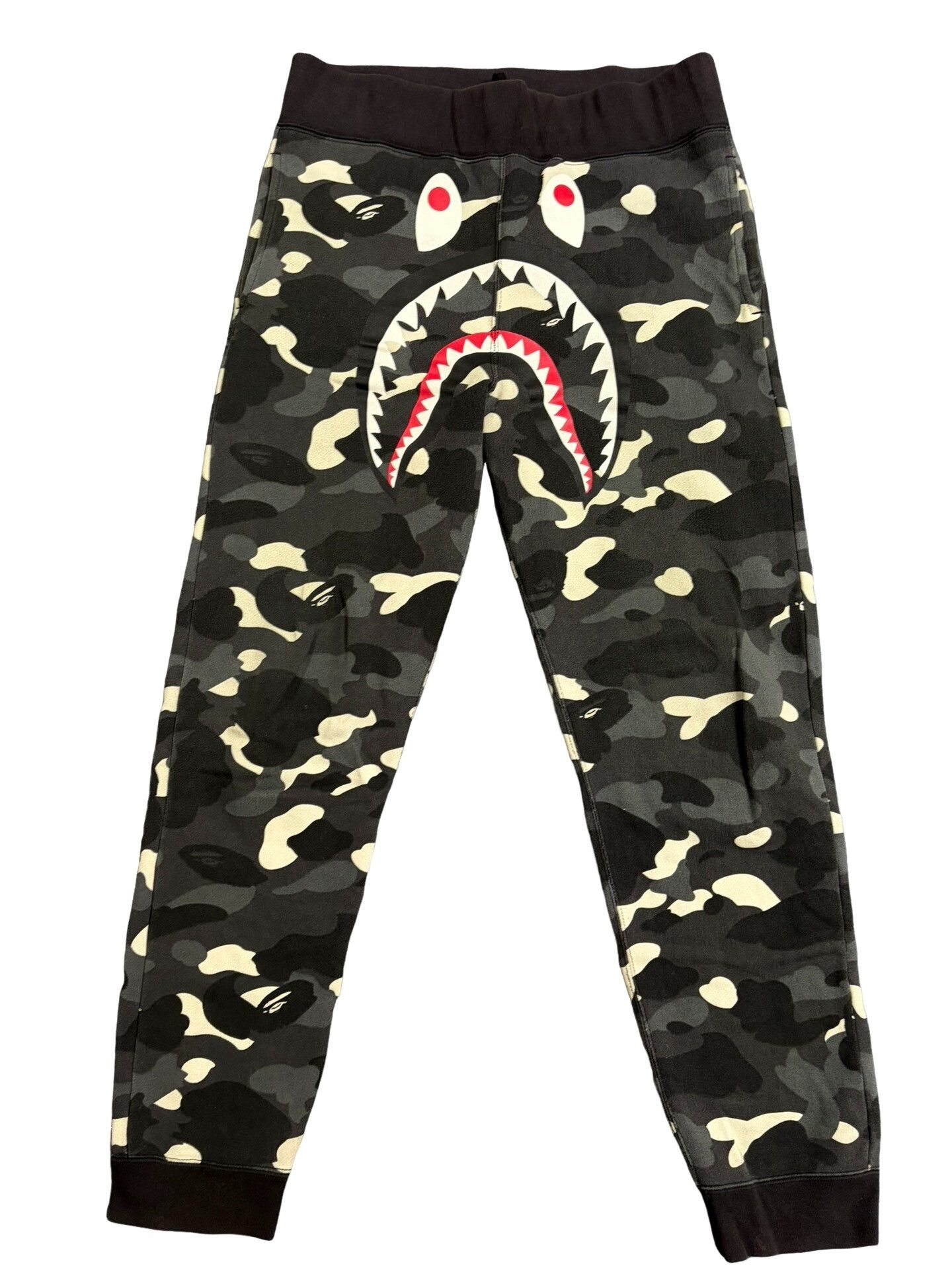 Bape A Bathing Ape Camo Shark Sweatpants Size L Size US 34 / EU 50 - 1 Thumbnail