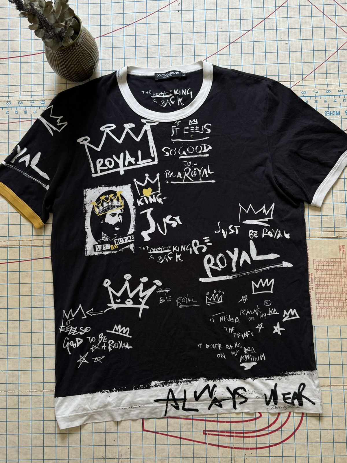 Dolce & Gabbana Dolce & Gabbana Royal Scribble Basquiat Style Tee Art Crown Size US L / EU 52-54 / 3 - 1 Thumbnail