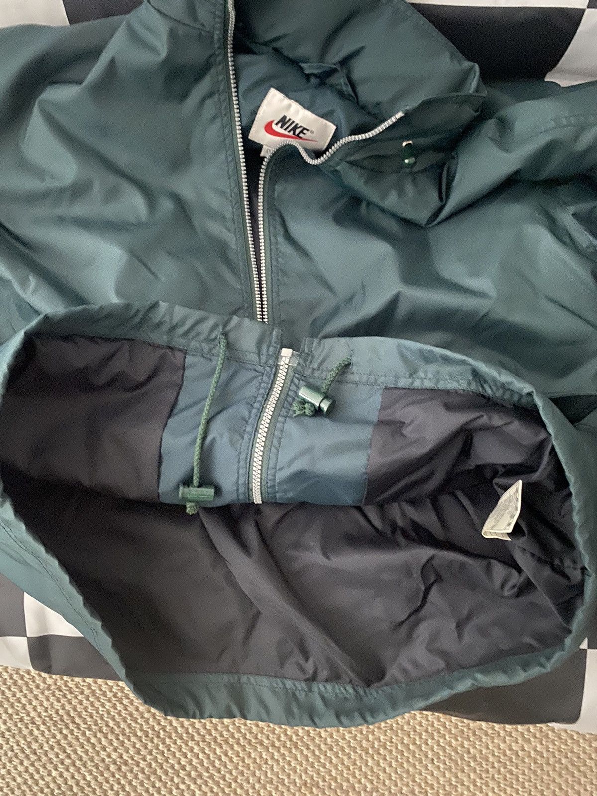 Nike Vintage Lightweight Nike Rain Jacket sz M Size US M / EU 48-50 / 2 - 9 Thumbnail