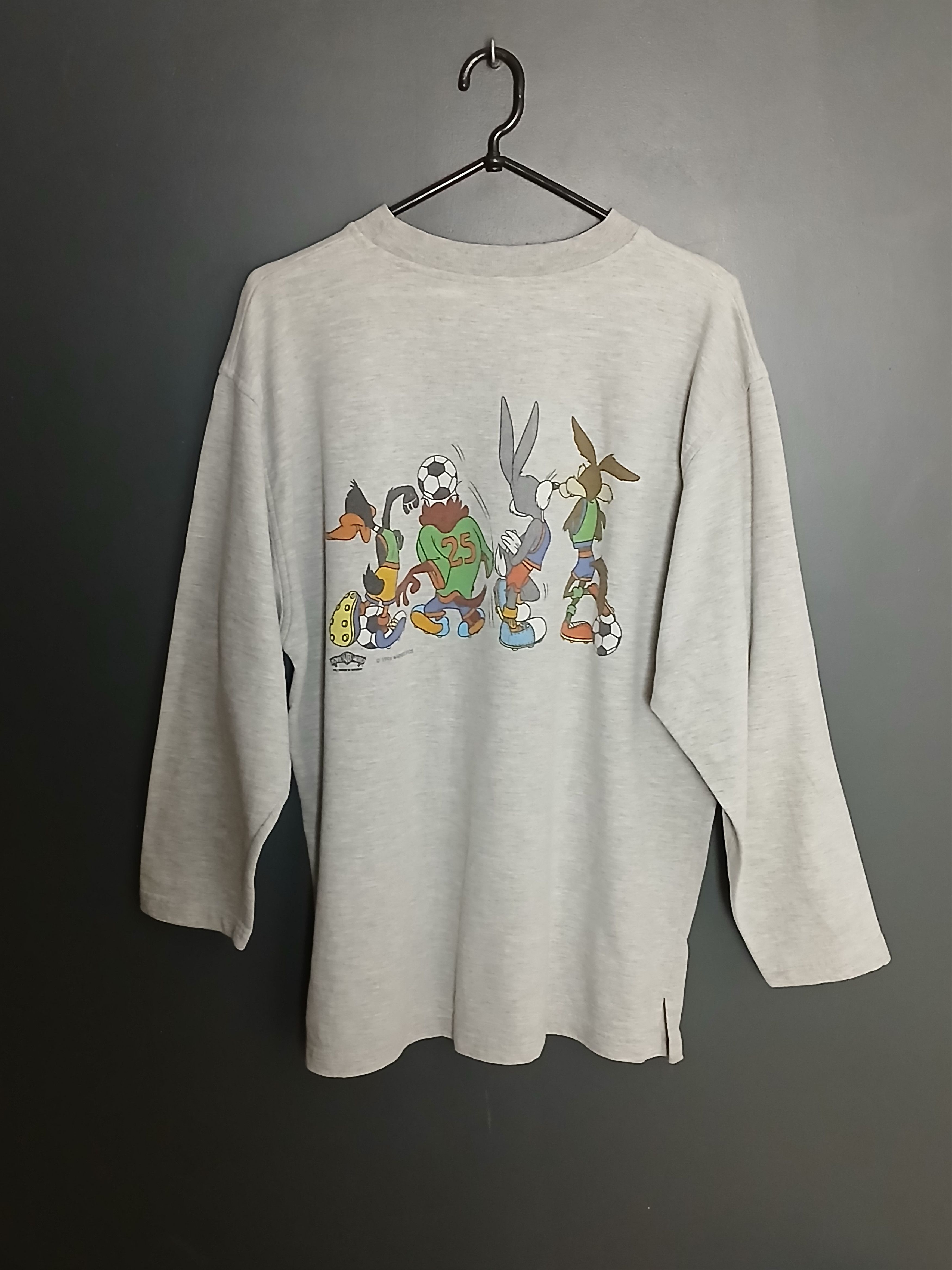 Vintage × Warner Bros Vintage 1996 Looney Tunes Football Sweatshirt Size US L / EU 52-54 / 3 - 2 Thumbnail