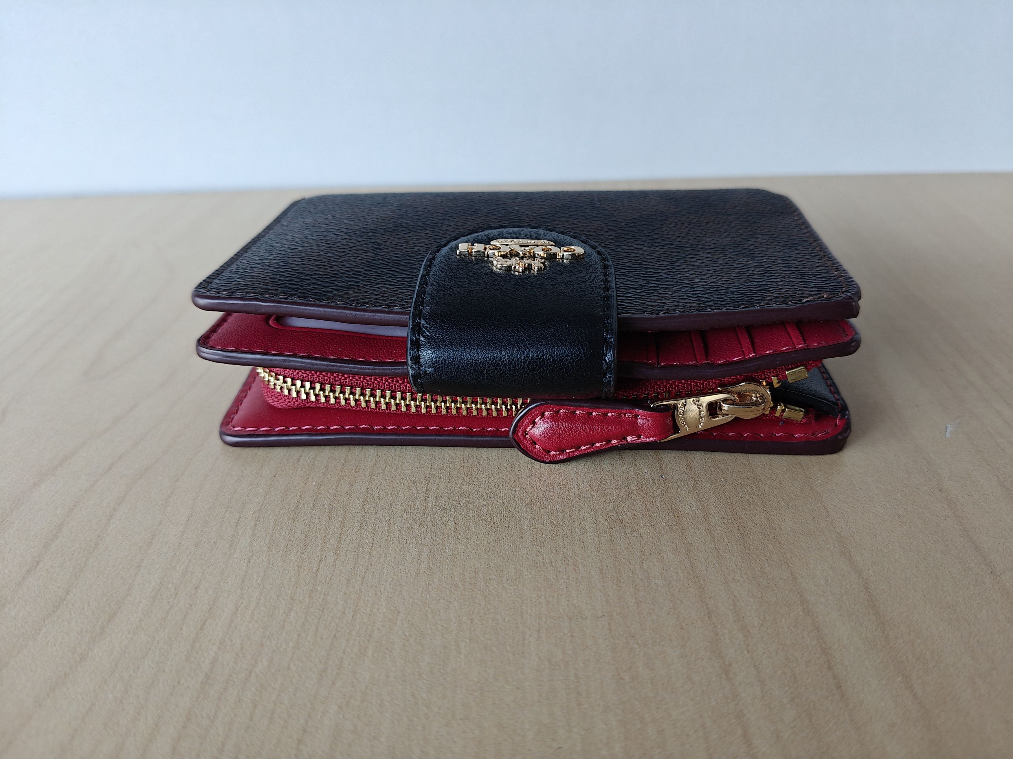 Coach Coach Medium Corner Zip Wallet Free Shipping T/1002 Size ONE SIZE - 4 Thumbnail