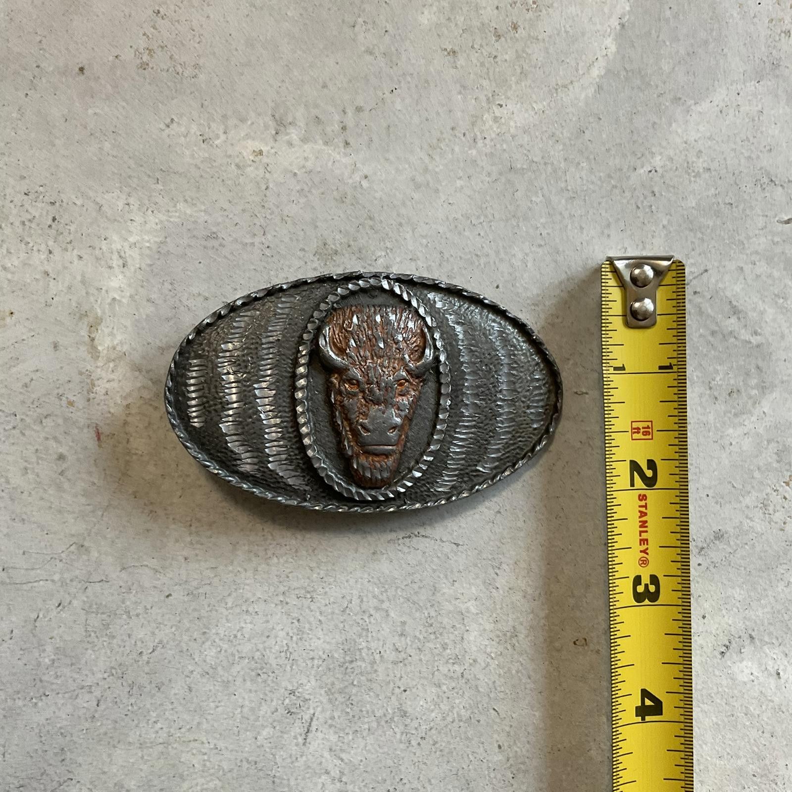 Vintage vintage 80's bison belt buckle western spec cast silver oval Size ONE SIZE - 2 Thumbnail