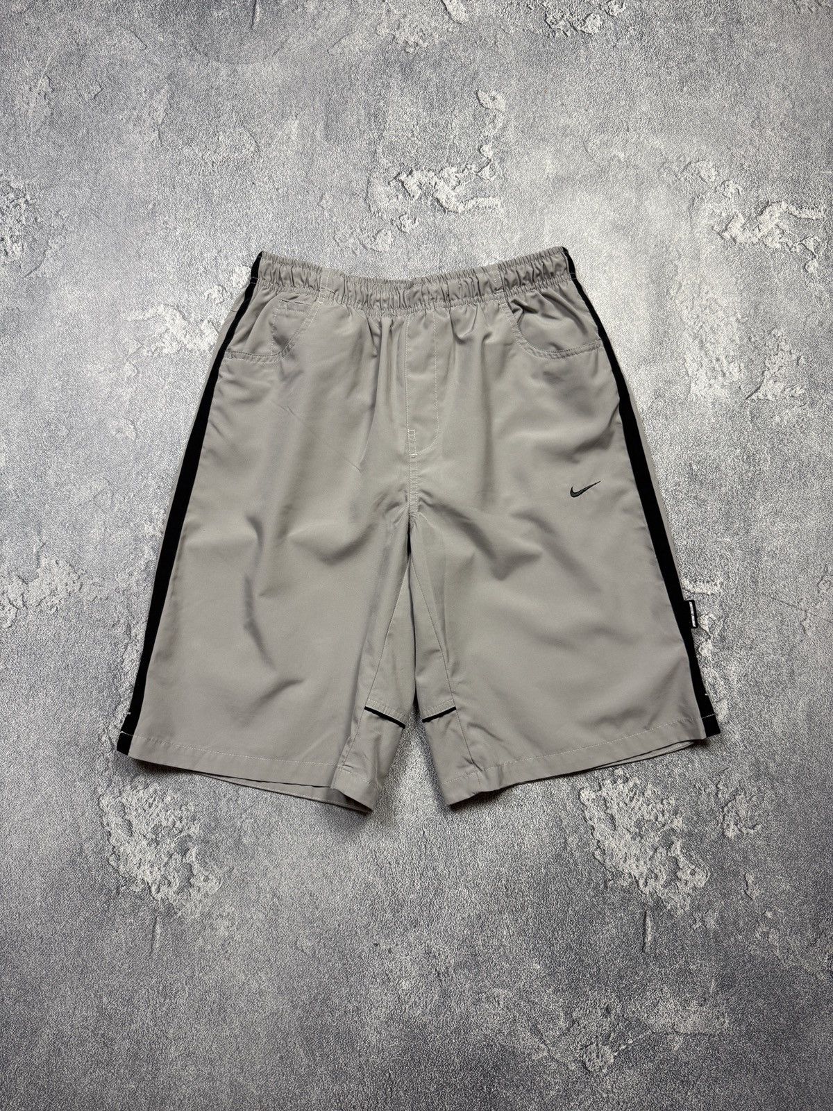 Nike Vintage Y2K Nike Shorts 00s Drill Size US 34 / EU 50 - 1 Thumbnail