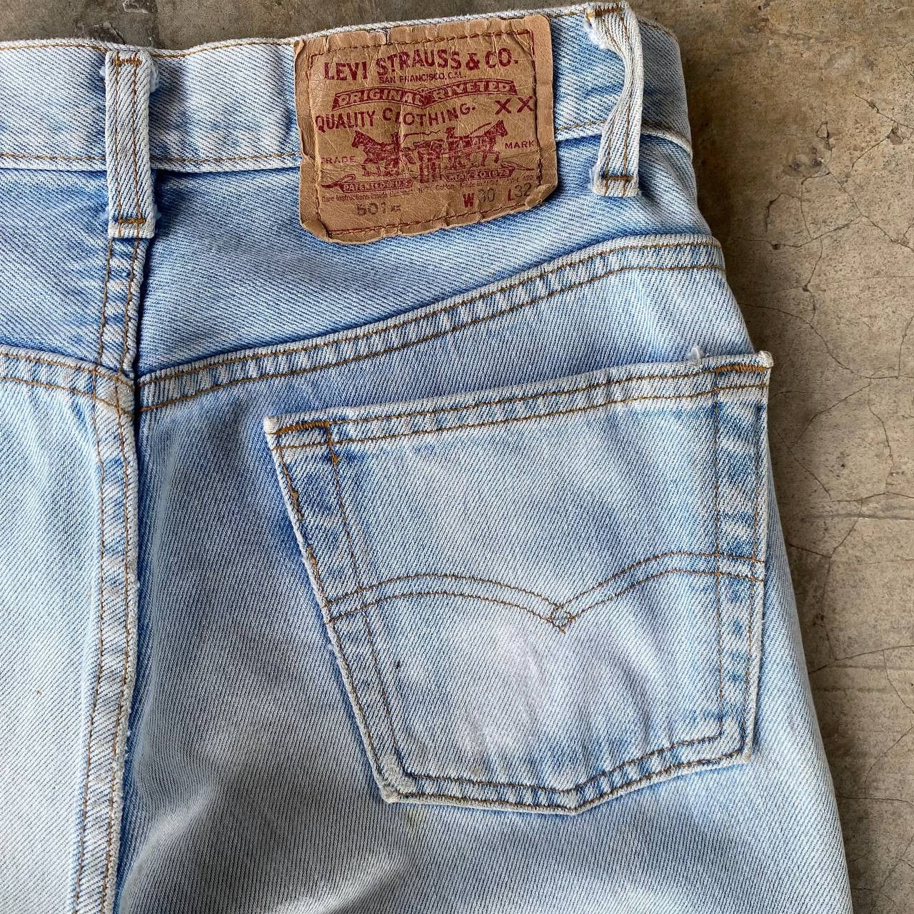 Levi's Vintage Clothing Vintage 90s Levi's 501 Distressed Dirty Wash Faded Grunge Size US 29 - 14 Thumbnail