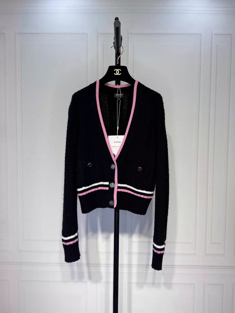Chanel Color-matched college-style knitted cardigan jacket