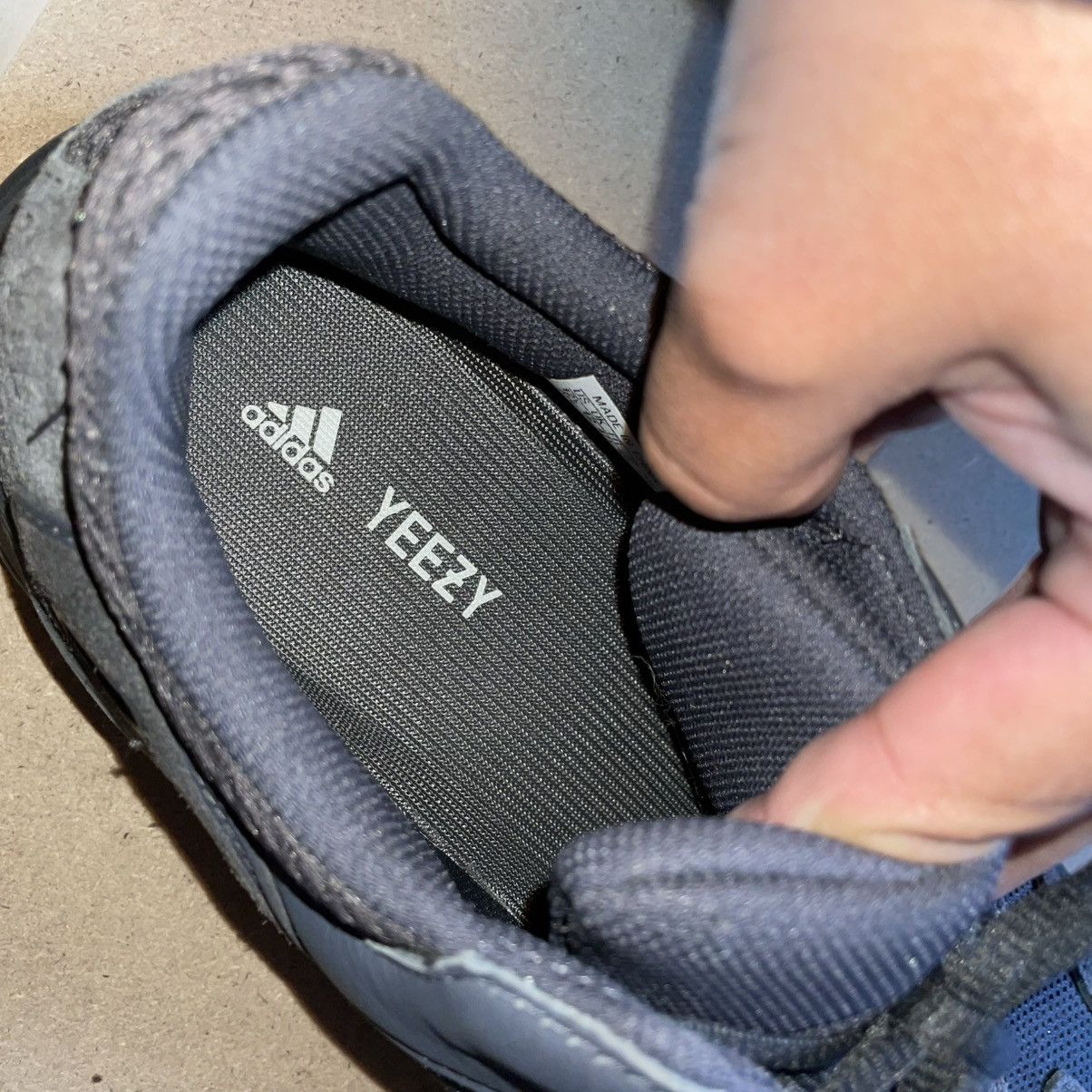 Adidas × Yeezy Yeezy 700 Utility Black Size US 12.5 / EU 45-46 - 7 Thumbnail