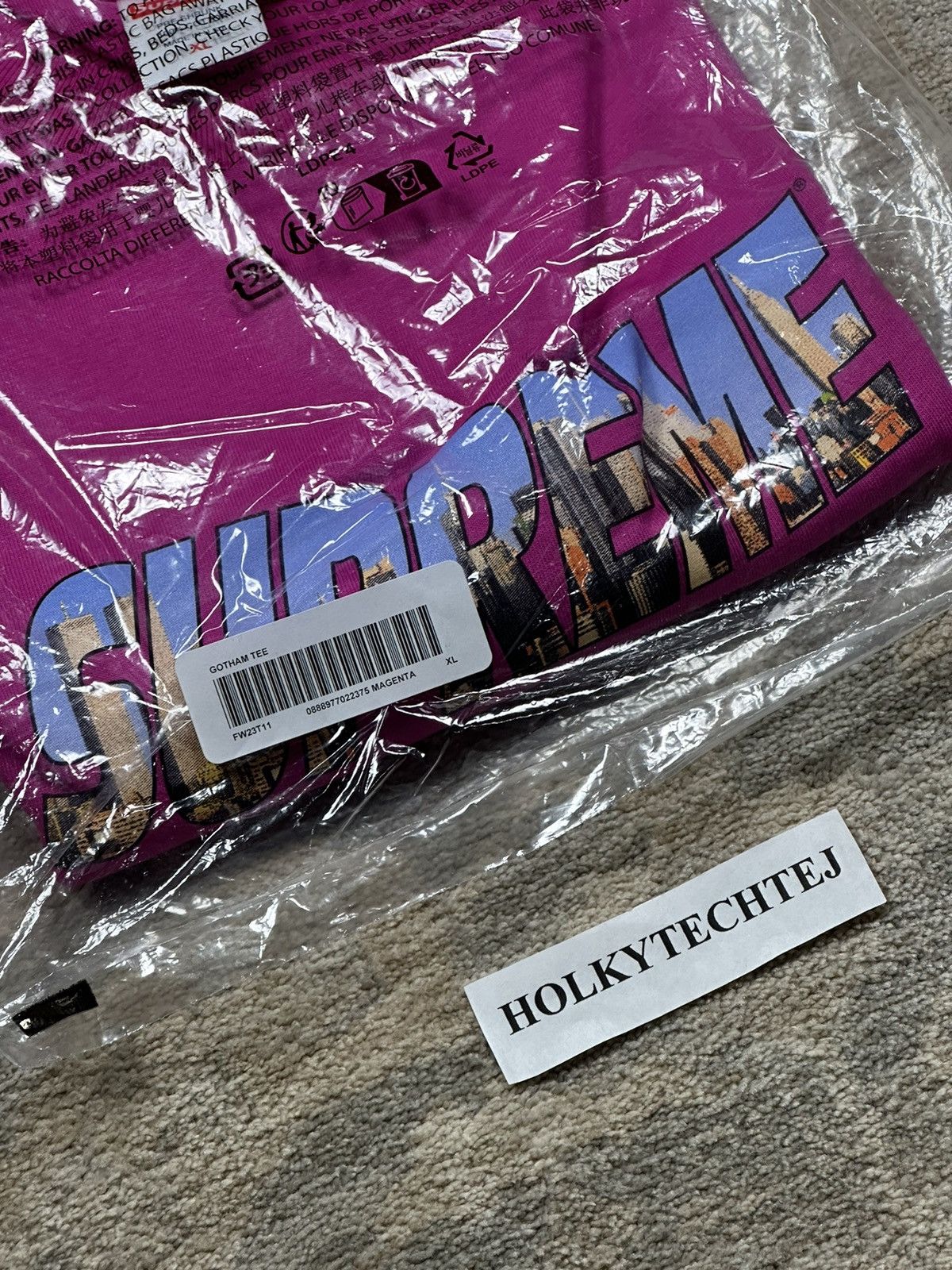 Supreme Supreme Gotham Tee - Magenta - XL - FW23 Size US XL / EU 56 / 4 - 3 Thumbnail