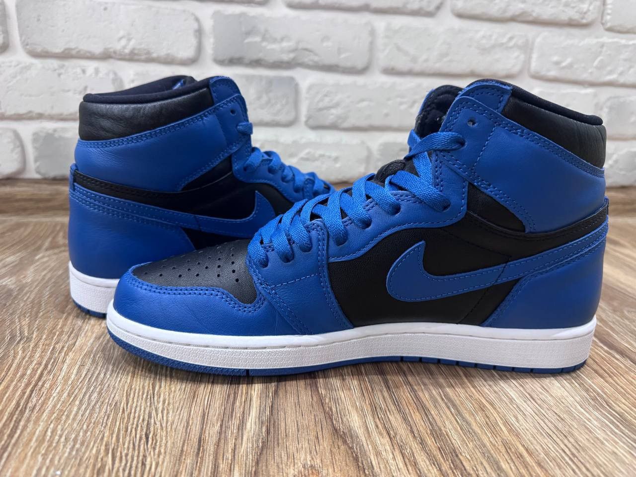 Nike Nike Air Jordan 1 Retro High OG Sneakers Shoes Size US 10 / EU 43 - 7 Thumbnail
