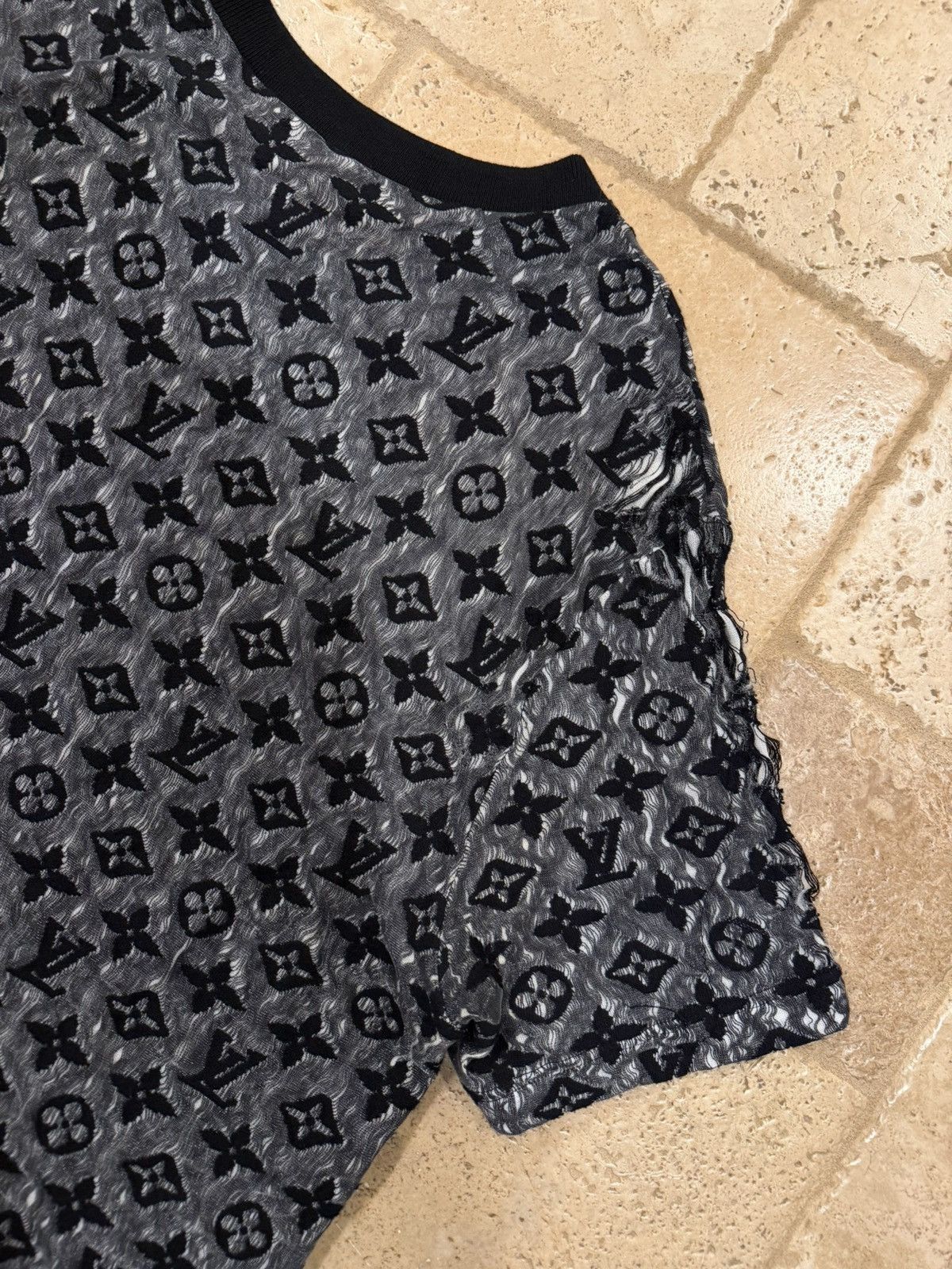 Louis Vuitton Louis Vuitton x Virgil Abloh 2022 Monogram Mesh T-Shirt Size US XXL / EU 58 / 5 - 14 Thumbnail