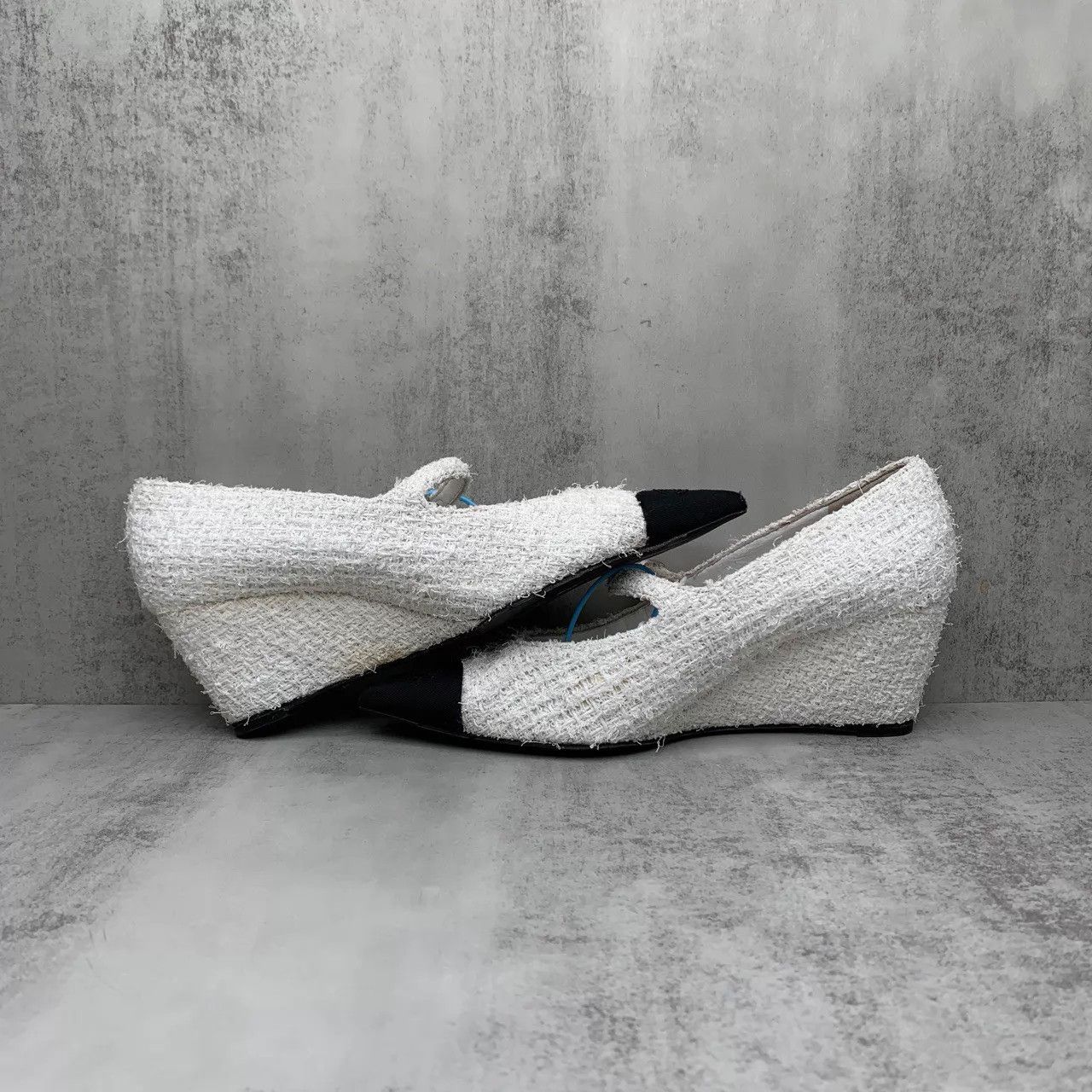 Chanel Chanel White Tweed Heels 36.5 95 New Size US 6 / IT 36 - 3 Thumbnail