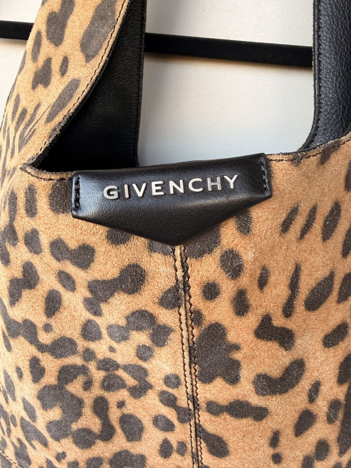 Givenchy Givenchy Leopard Print Suede Tote Bag woth Leather Trim Size ONE SIZE - 4 Thumbnail