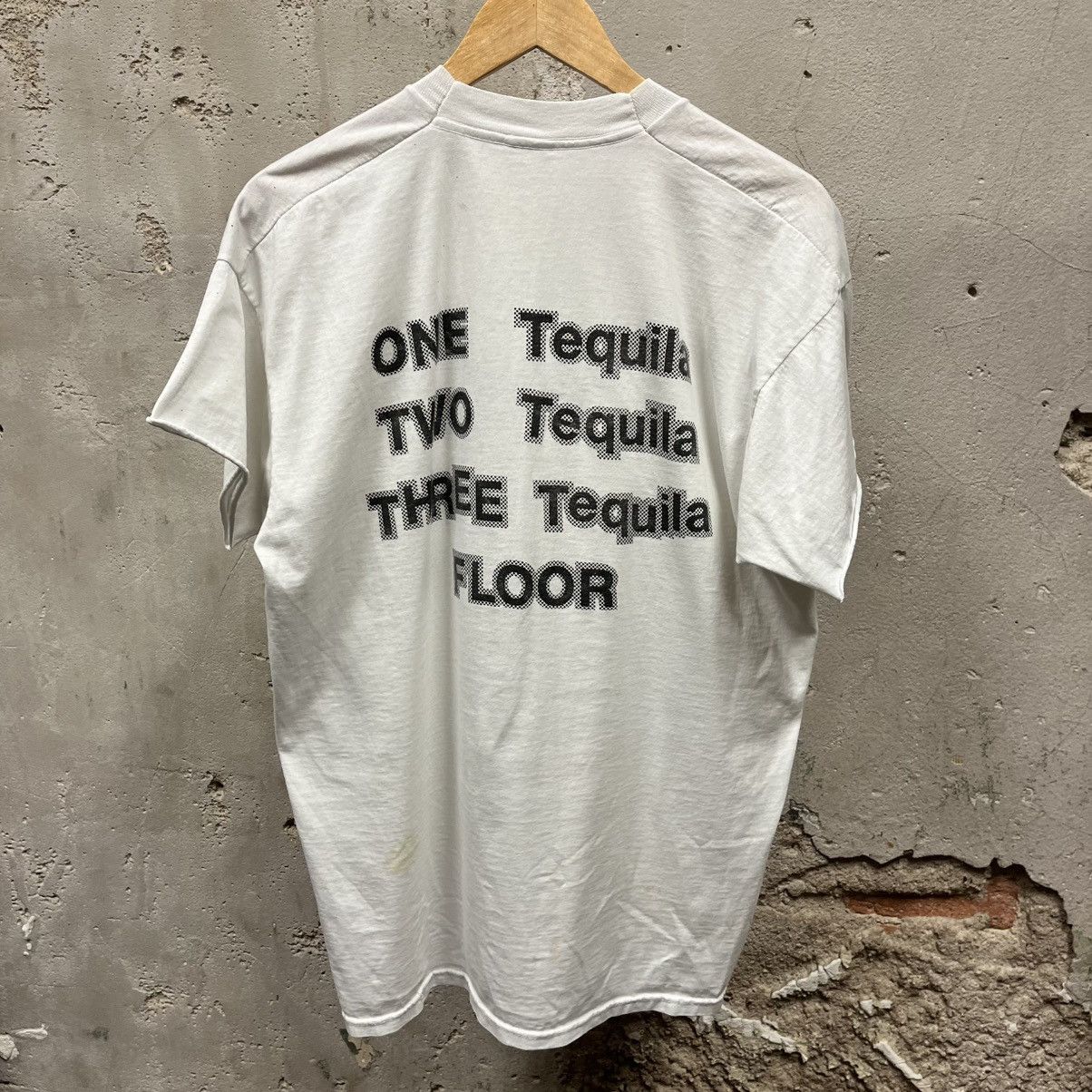 Vintage Vintage 90s One Tequila Two Tequila Floor Comedy T-Shirt XL Size US XL / EU 56 / 4 - 1 Thumbnail
