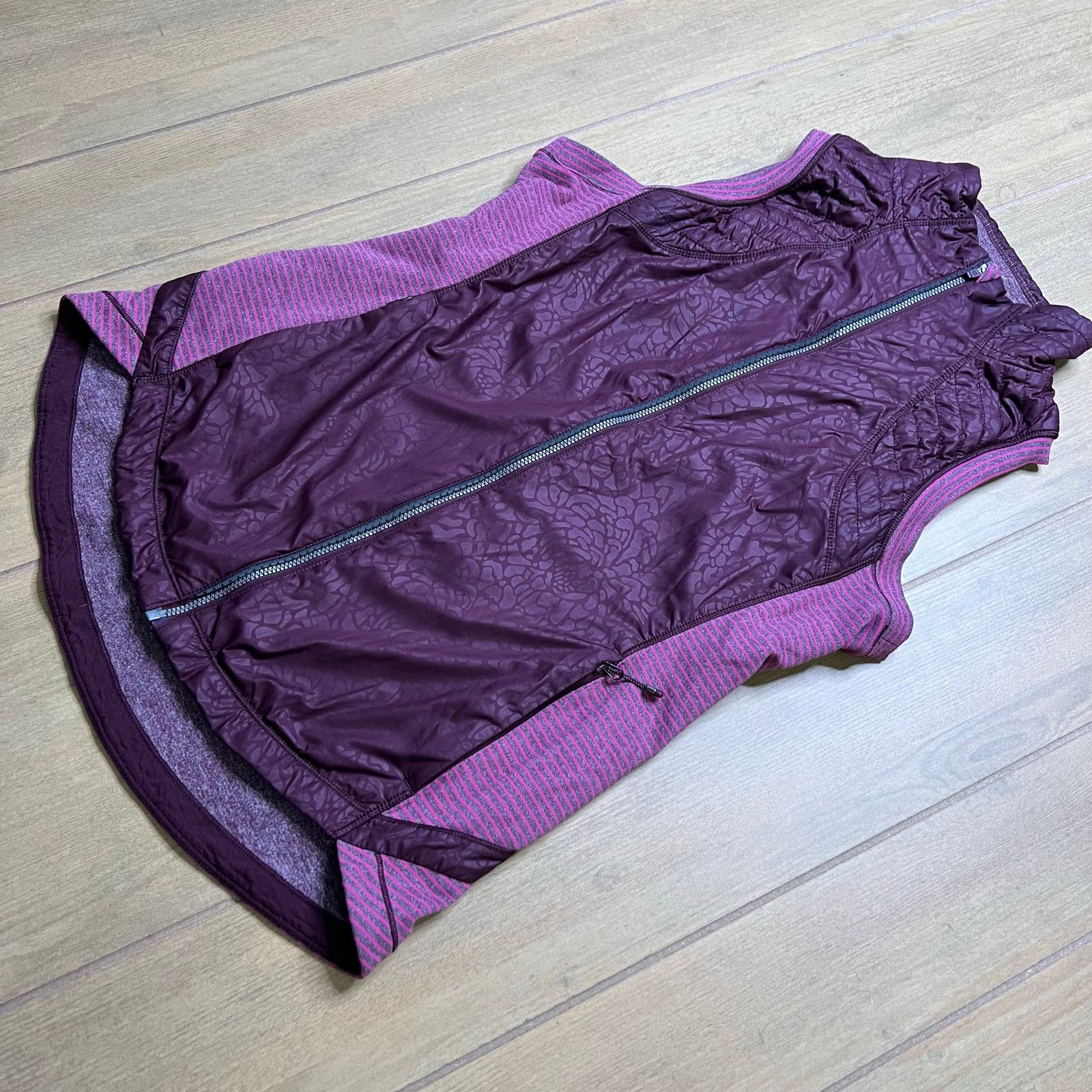 Lululemon Lululemon Rebel Runner Vest Petal Camo Embossed Bordeaux 8 Size M / US 6-8 / IT 42-44 - 11 Thumbnail