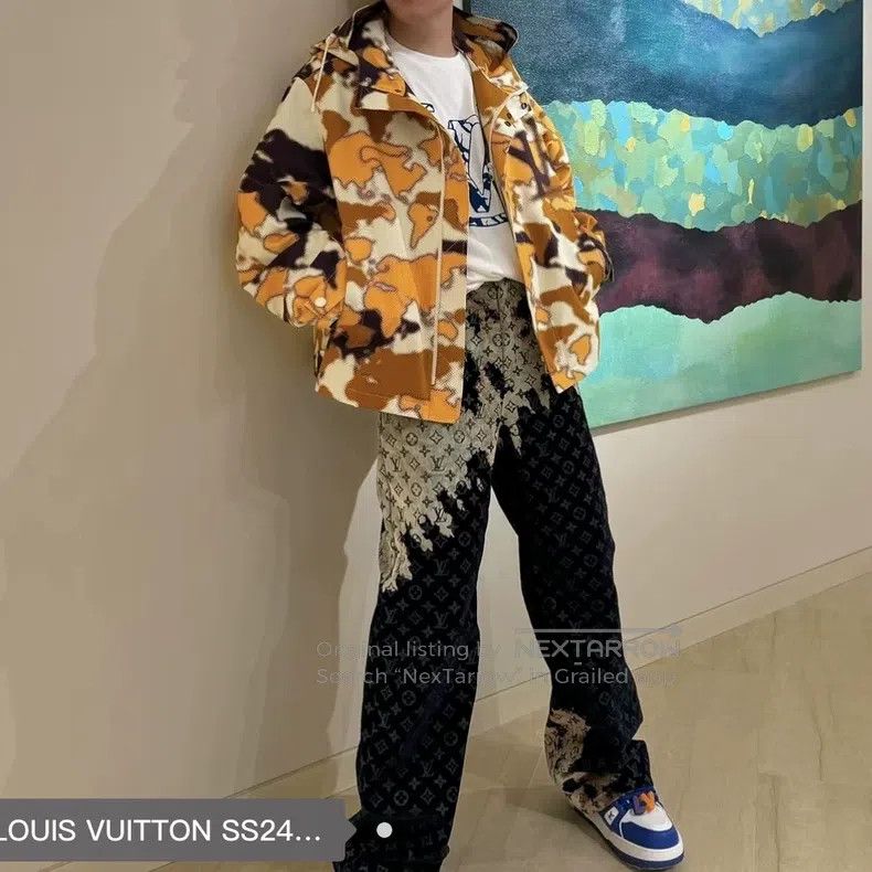 Louis Vuitton Louis Vuitton Map printed hooded assault jacket Size US L / EU 52-54 / 3 - 5 Thumbnail