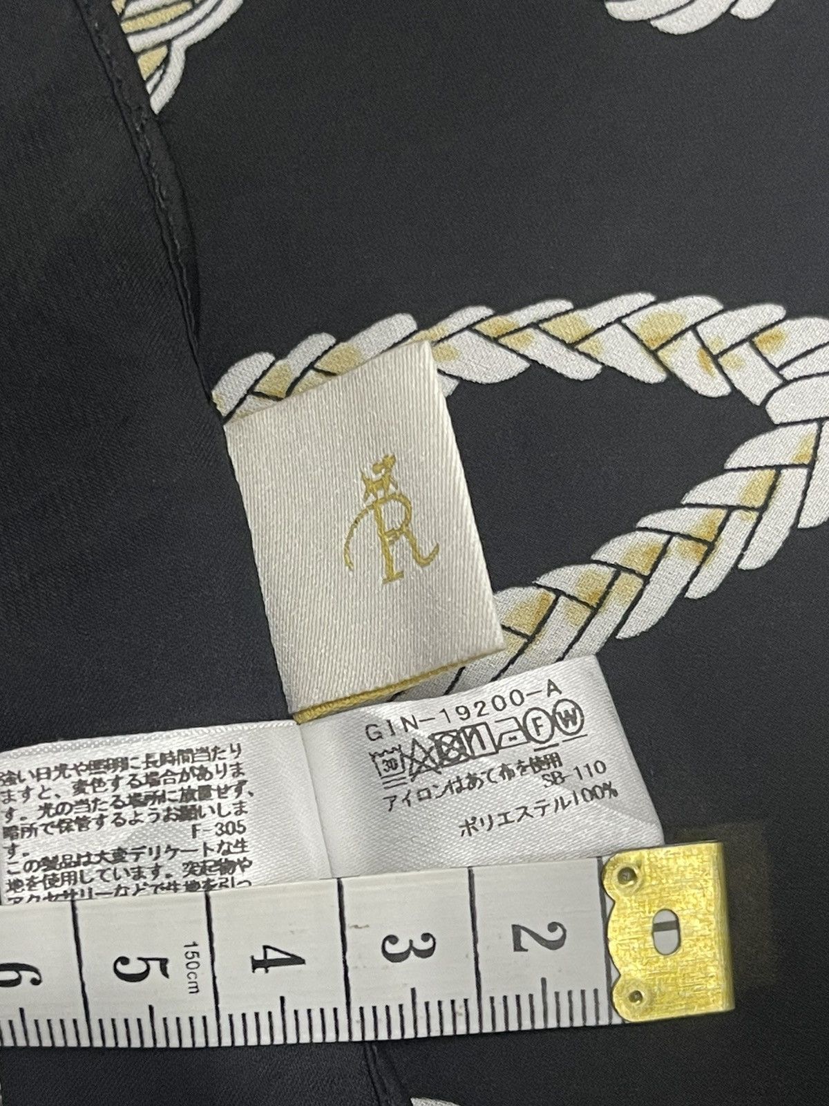 Japanese Brand Rope Picnic Passage Silk-Touch Geometric Shawl Size ONE SIZE - 5 Thumbnail