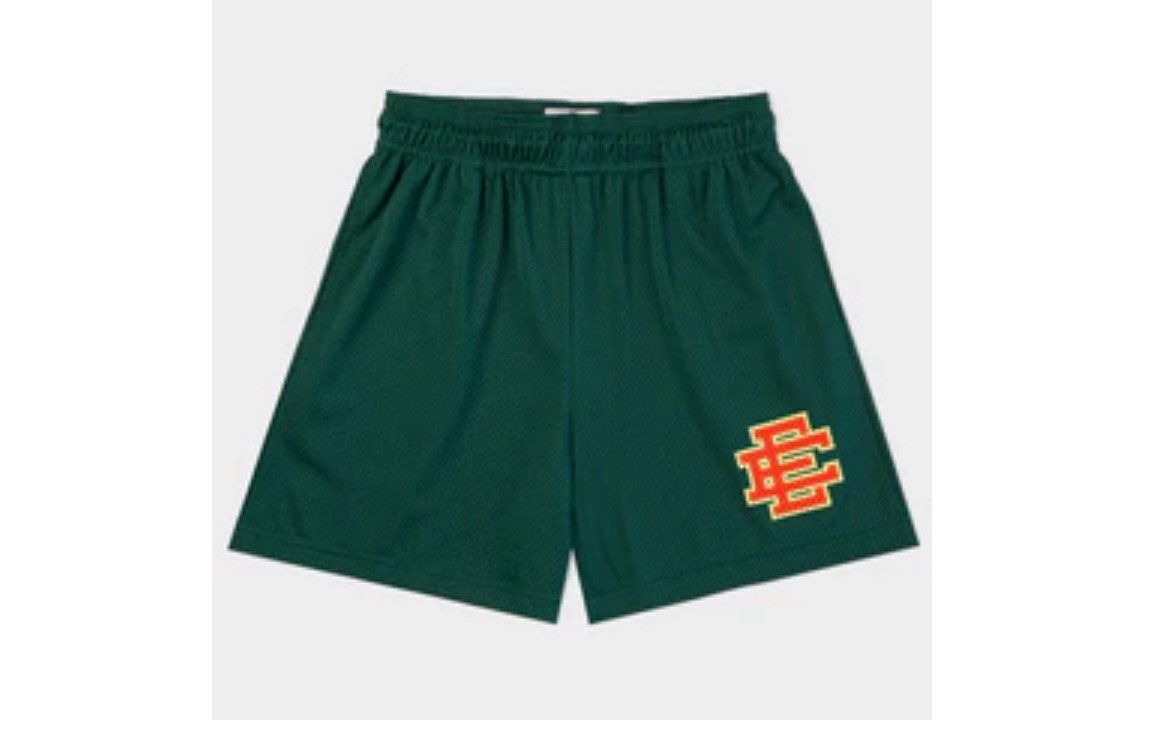 Eric Emanuel Eric Emanuel green w red EE Christmas shorts medium Size US 30 / EU 46 - 1 Thumbnail