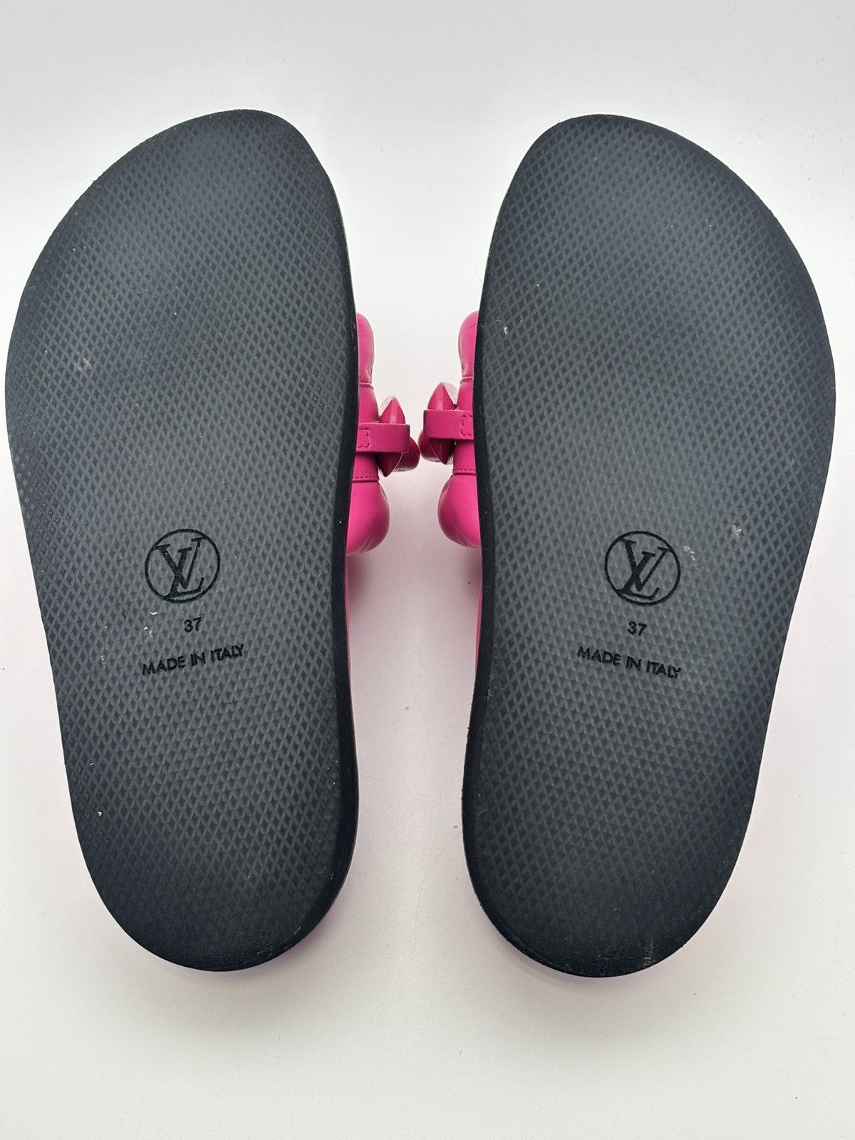 Louis Vuitton LOUIS VUITTON CALFSKIN EMBOSSED MONOGRAM SUNSET FLAT COMFORT Size US 6 / IT 36 - 9 Thumbnail