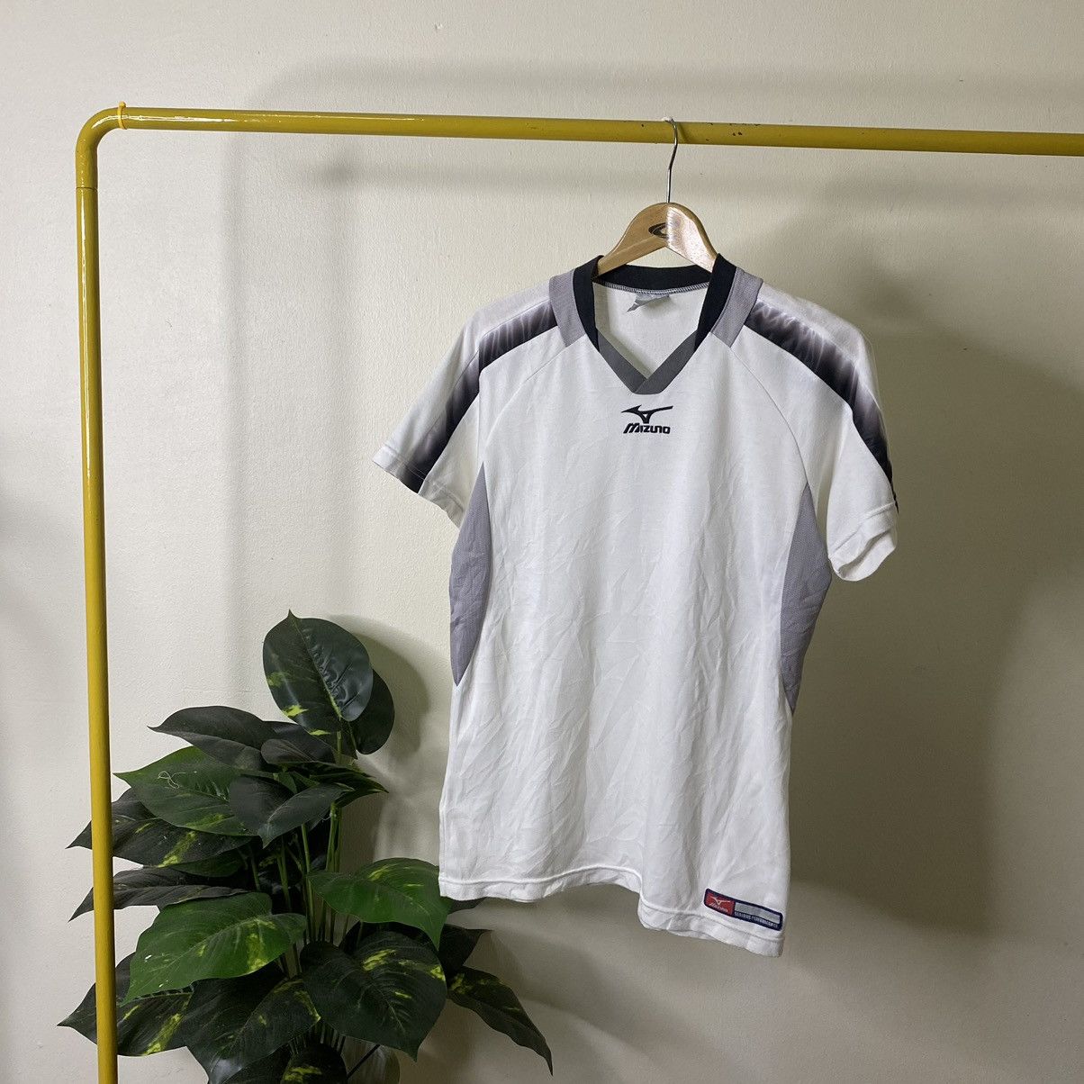 Mizuno Vintage 1990s Mizuno Embroidery Center Logo Tee Size US M / EU 48-50 / 2 - 1 Thumbnail