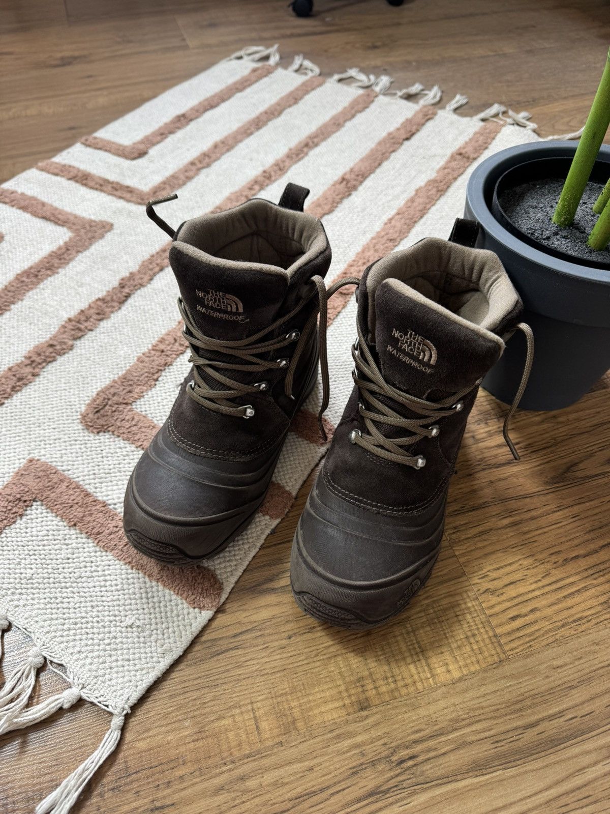 The North Face VINTAGE RARE THE NORTH FACE BROWN TRACKING RUBBER BOOTS Size US 6 / IT 36 - 3 Thumbnail