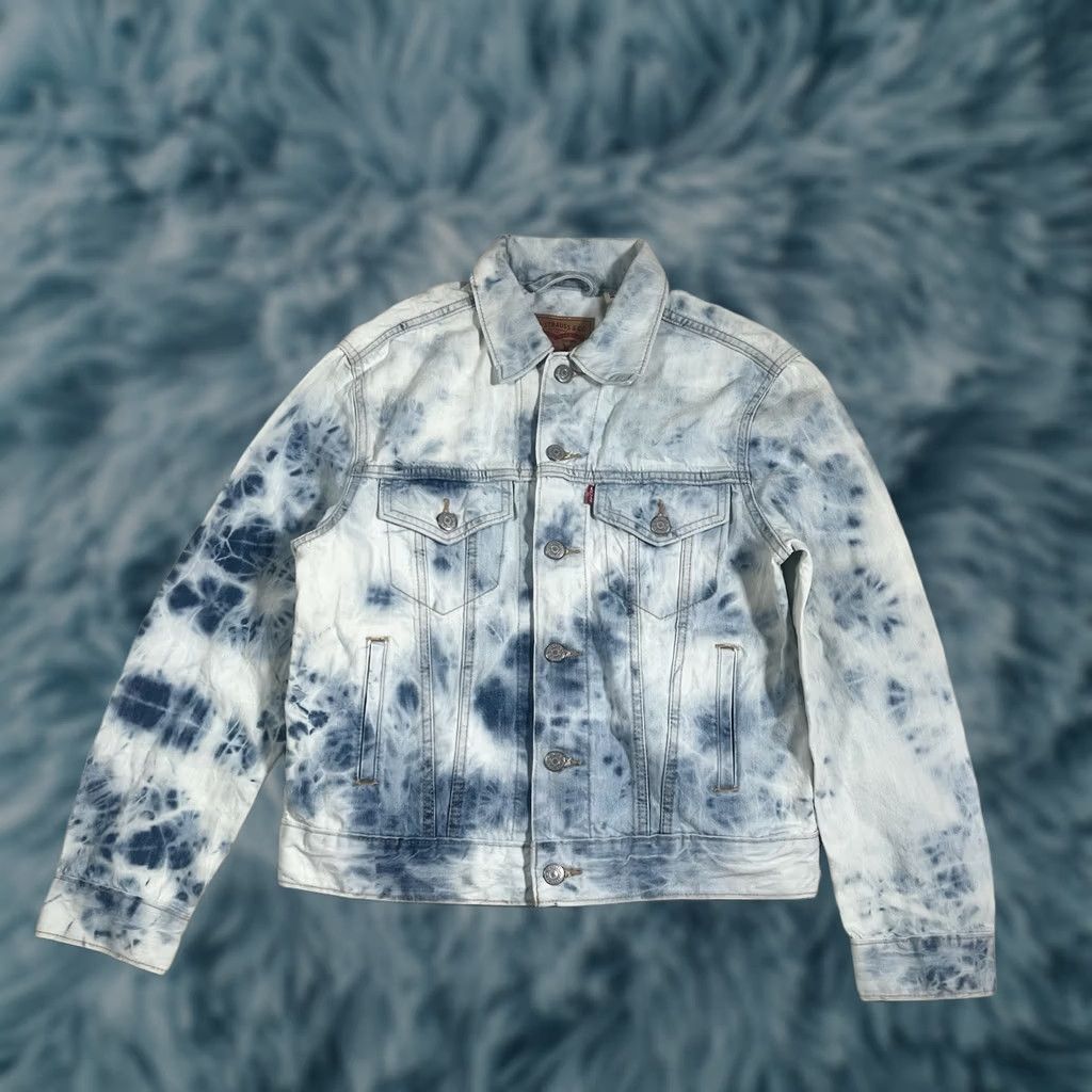 Levi's VINTAGE Levi's Ex Boyfriend Trucker DENIM JACKET Women XS Tie Dye Bleach Acid Wash Blue Denim Jacket Womens XS Ter? Size 26" / US 2 / IT 38 - 1 Thumbnail
