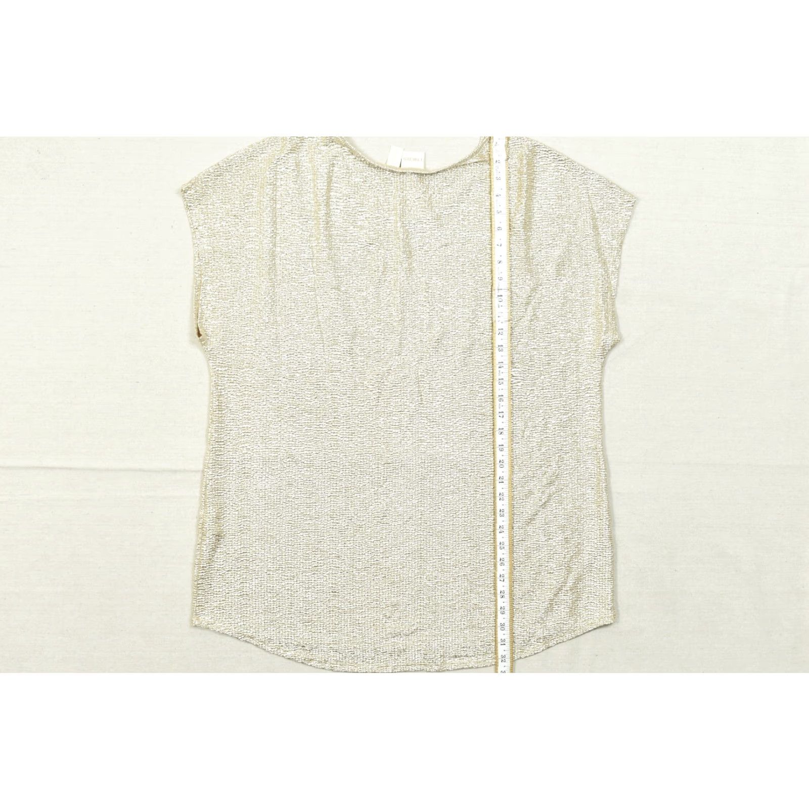Vintage Chico's Blouse Shirt Womens 4 Gold Metallic Textured Plissé Short Sleeve Round Neck Pullover casual Polyester Adult Regular Gold Womens Size S / US 4 / IT 40 - 4 Thumbnail