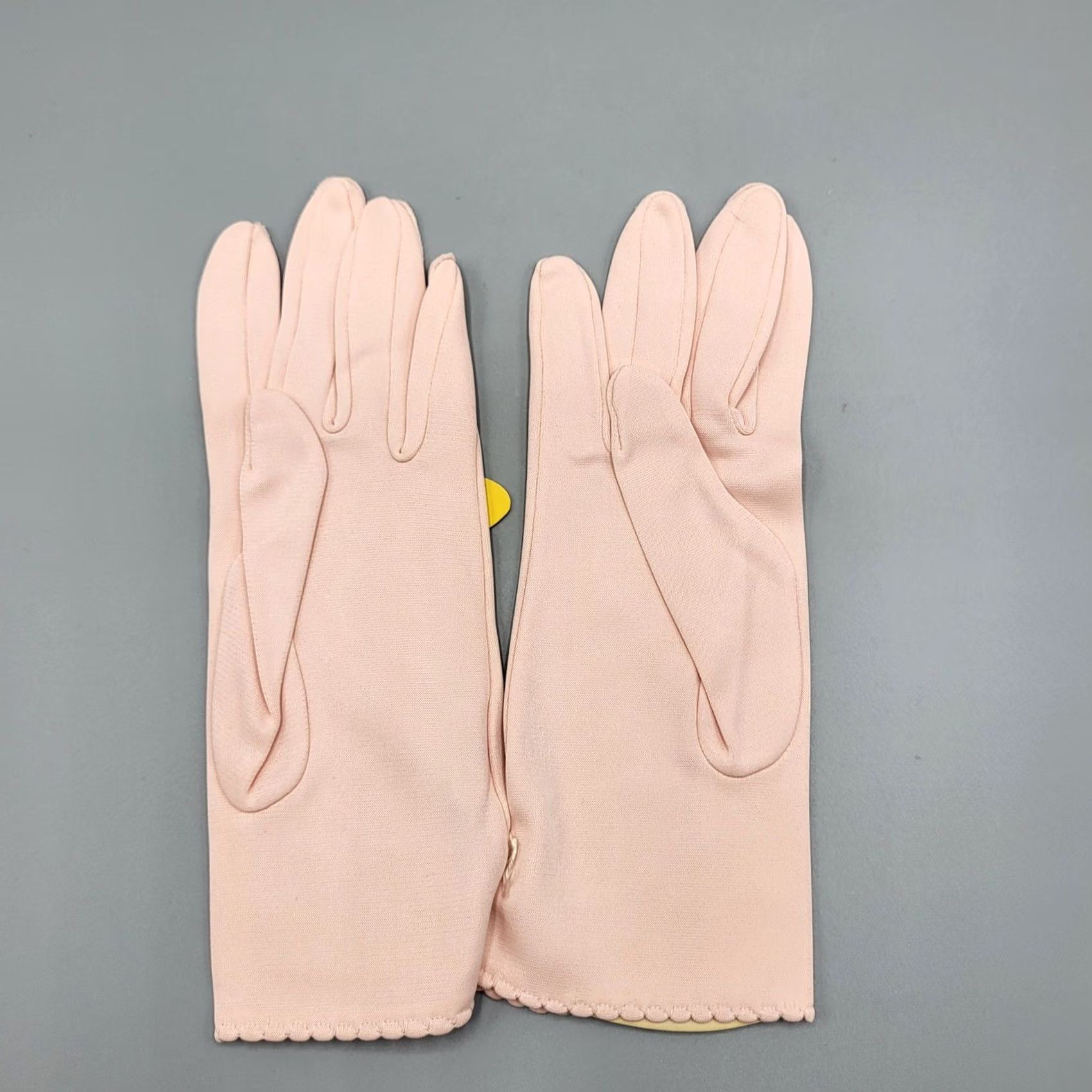 Doublet VINTAGE Kaydoe Gloves Womens One Size Double Woven Nylon Stretch Scalloped Pink 1960s Rockabilly Formal Womens Size ONE SIZE - 5 Thumbnail