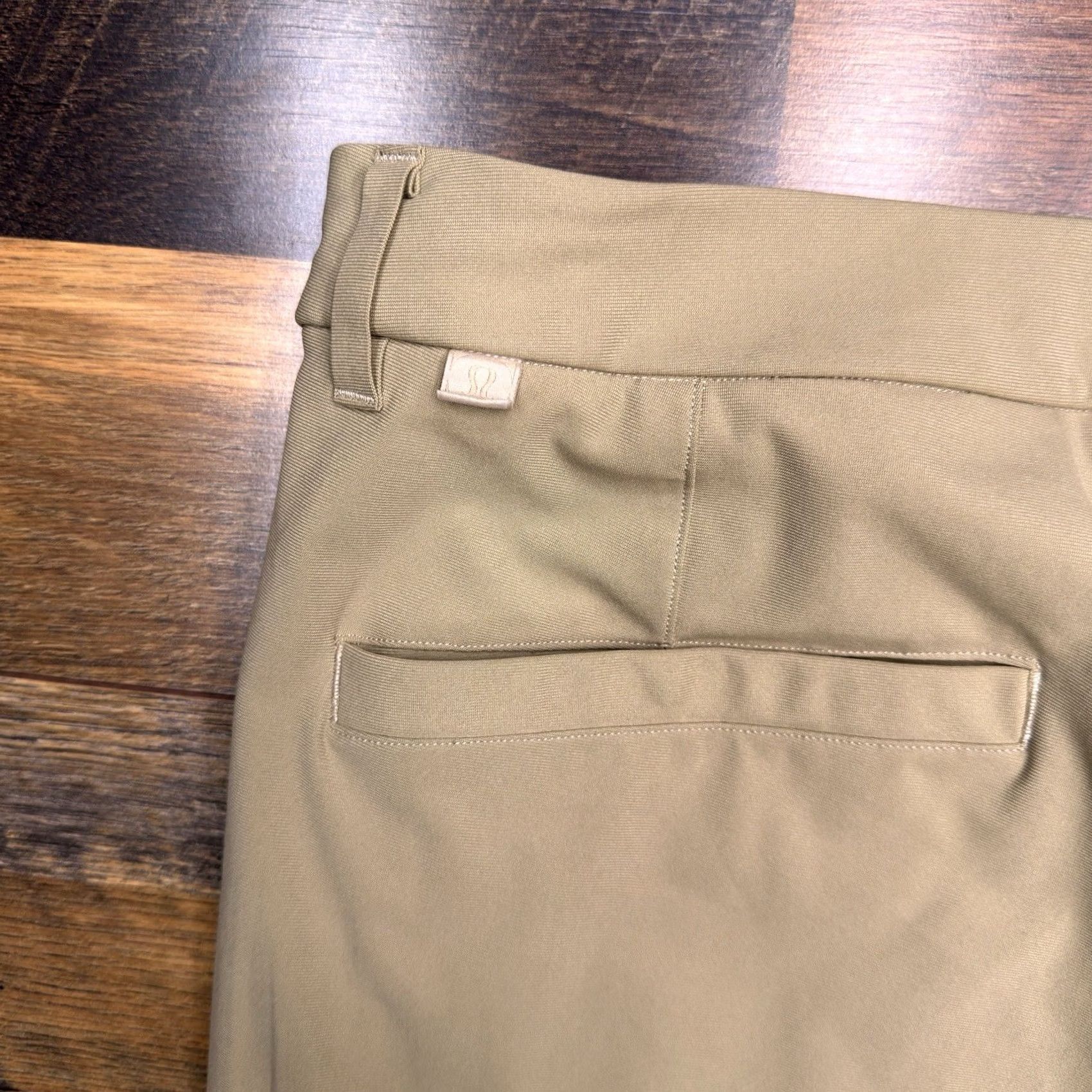 Lululemon Lululemon ABC Pants Mens 31 Slim Fit Tan Mid Rise Pocket Zip Size US 31 - 6 Thumbnail
