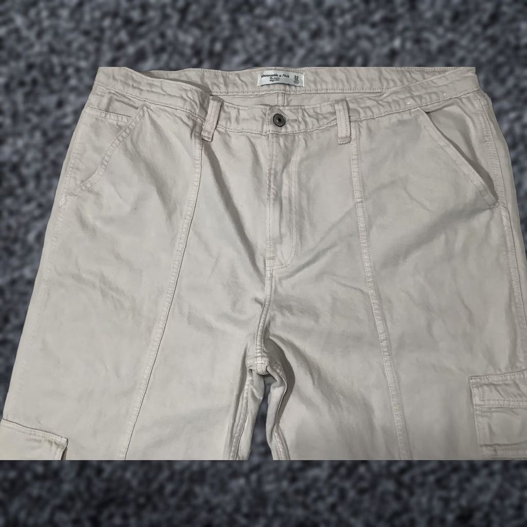 Abercrombie & Fitch VINTAGE Abercrombie & Fitch Cargo Pants Mens 34x32 Beige The Loose High Rise Utility Pockets Size US 34 / EU 50 - 1 Thumbnail