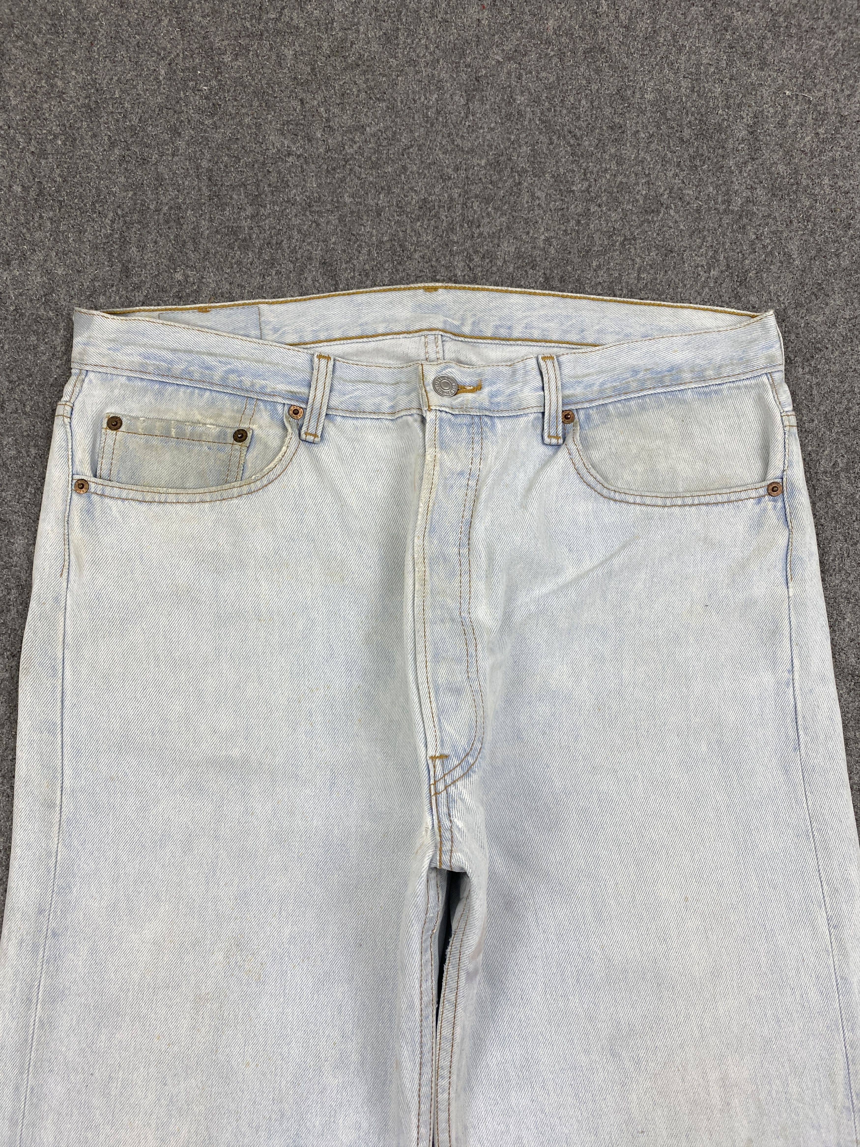 Levi's 90s Vintage Levi's 501 Light Washed Jeans DP2802 Size US 38 / EU 54 - 2 Thumbnail