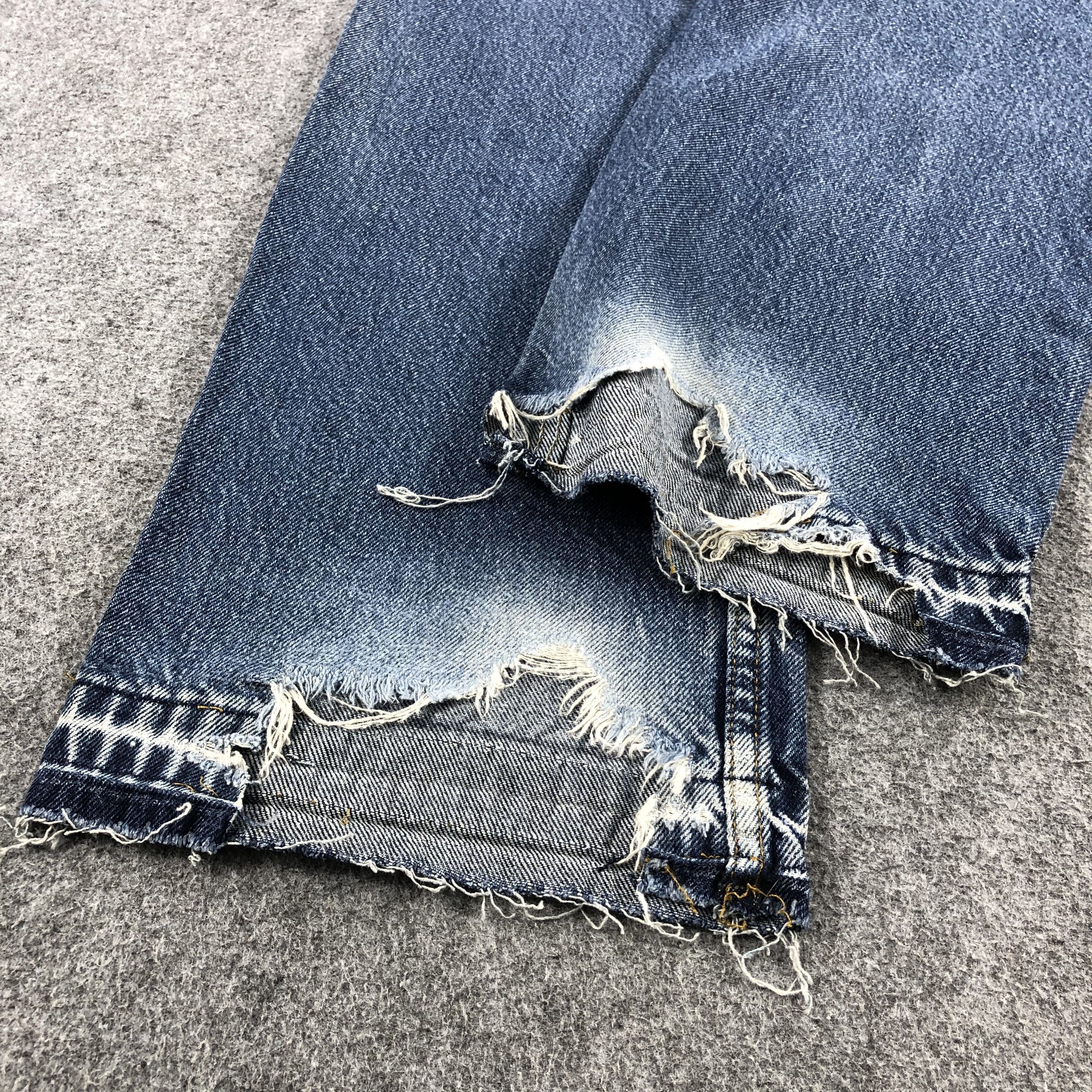 Levi's Vintage Levis 514 Jeans Blue Distressed Hem KJ519 Size US 36 / EU 52 - 6 Thumbnail