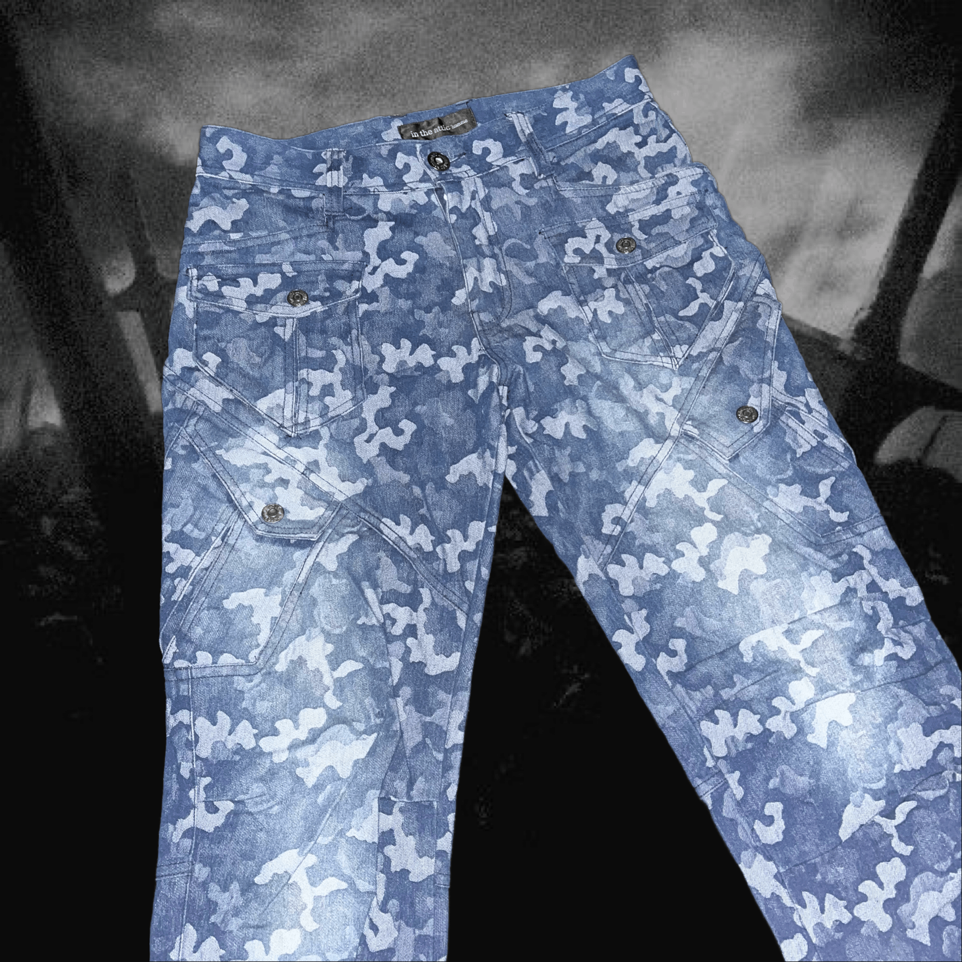 In The Attic in the attic Blue Camo Denim Jeans Size US 31 - 2 Thumbnail